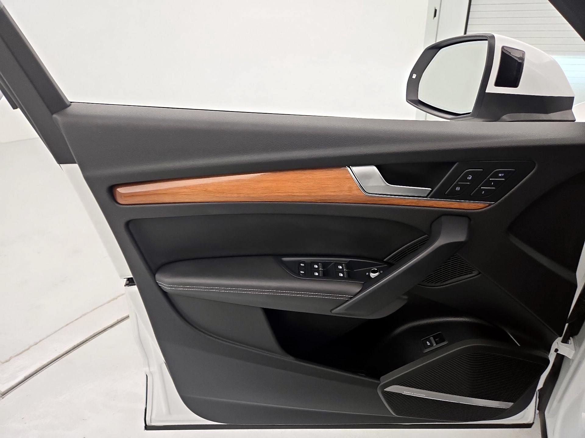 Thumbnail: 2023 Audi Q5 - 12