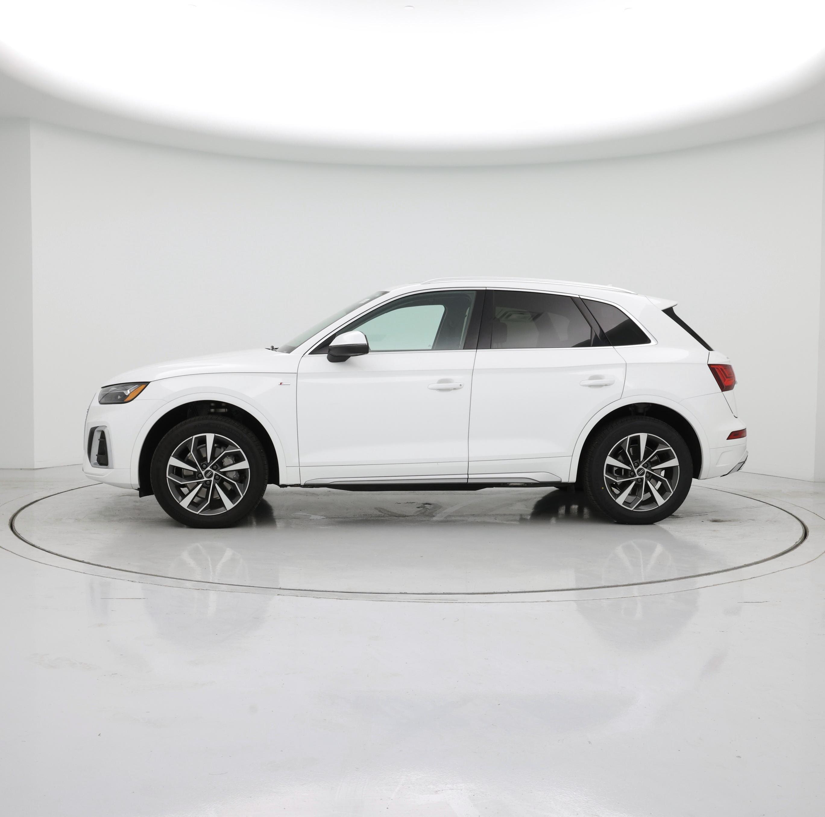 Thumbnail: 2023 Audi Q5 - 3