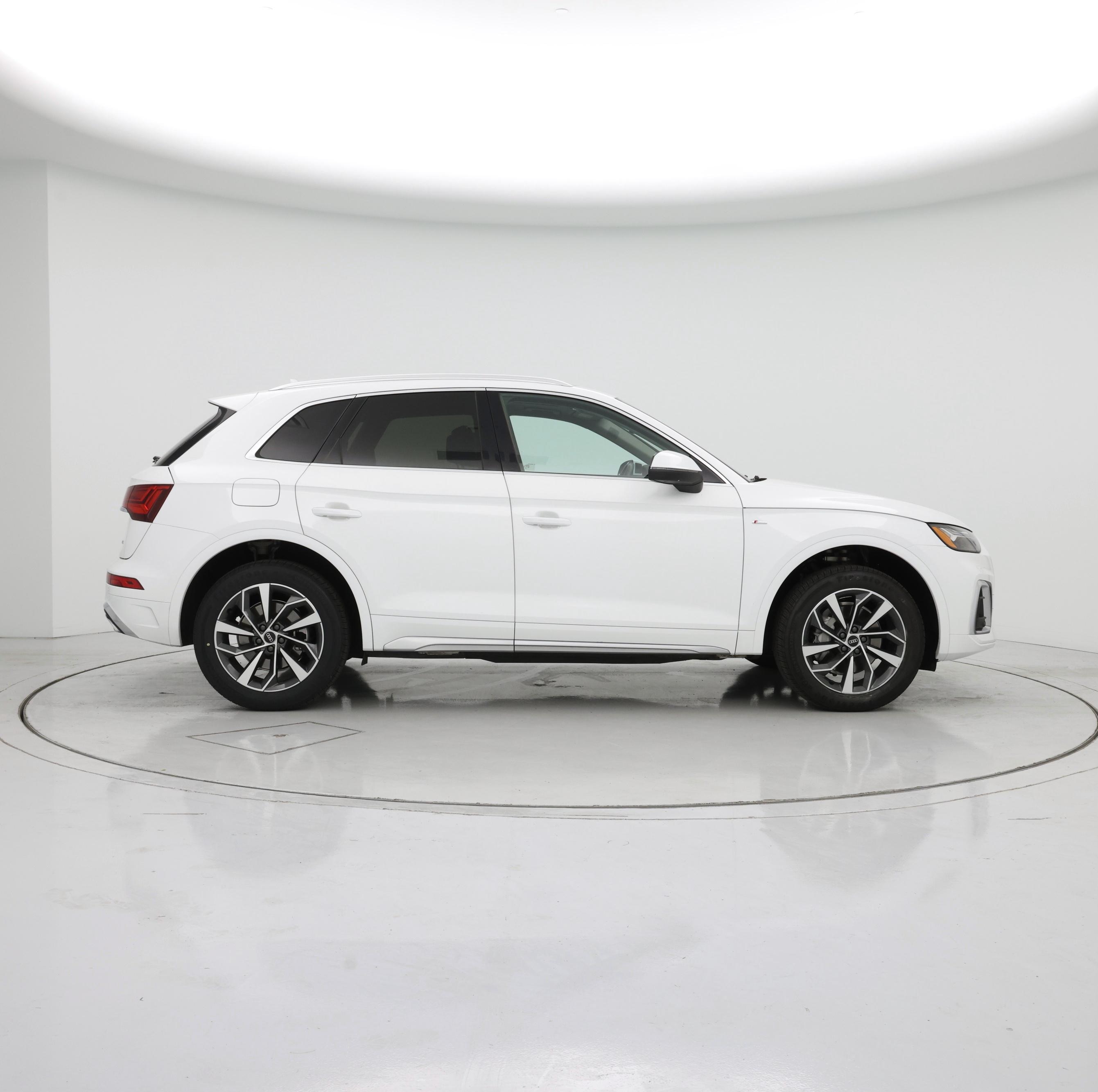 Thumbnail: 2023 Audi Q5 - 7