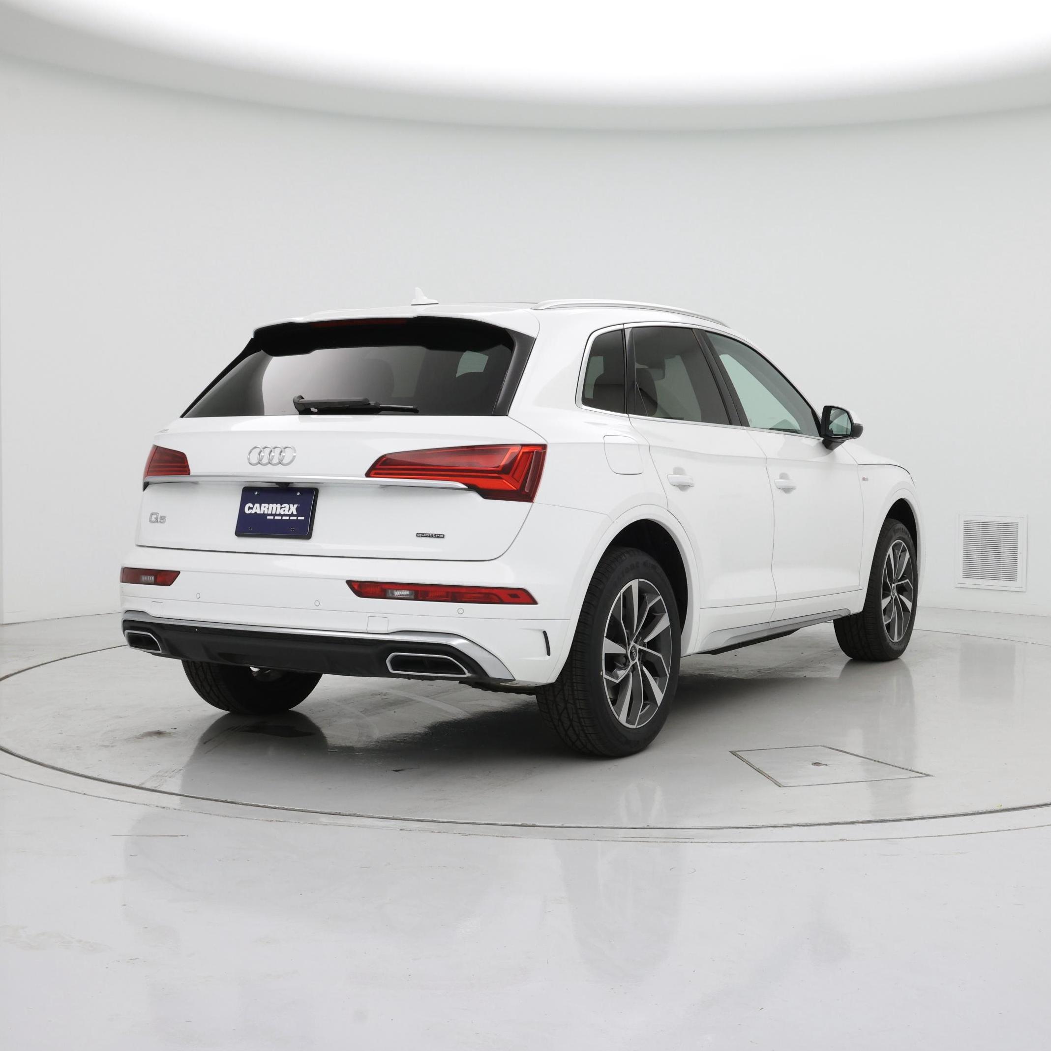 Thumbnail: 2023 Audi Q5 - 8