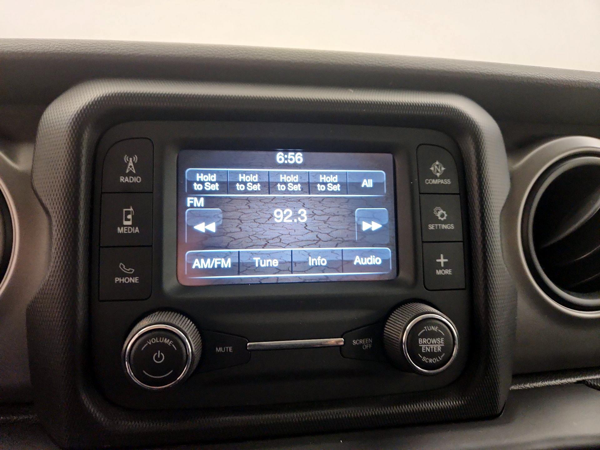 Thumbnail: 2019 Jeep Wrangler - 15