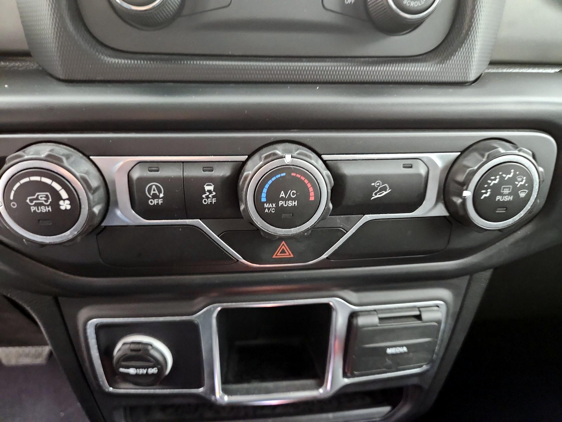 Thumbnail: 2019 Jeep Wrangler - 16