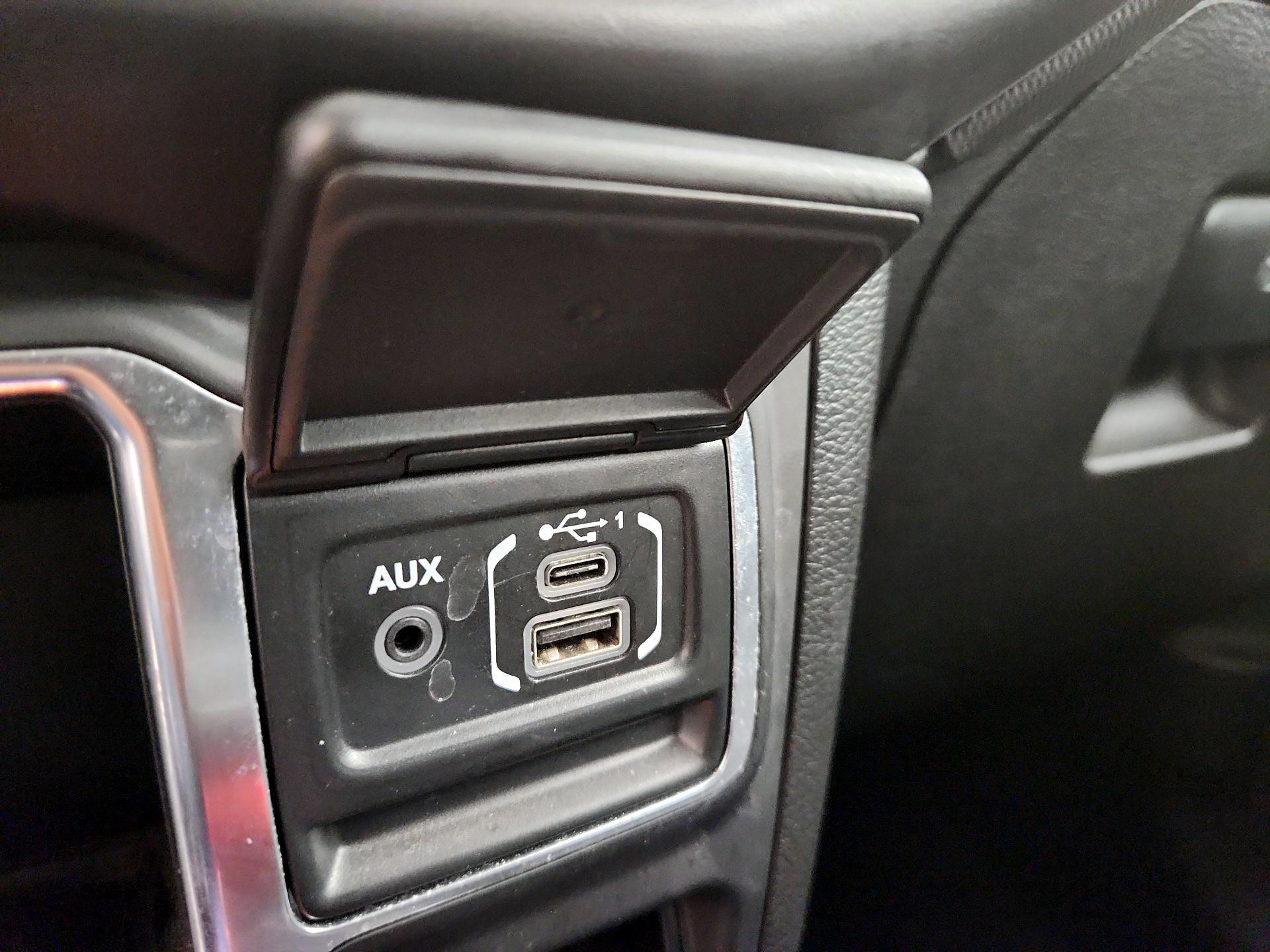 Thumbnail: 2019 Jeep Wrangler - 18