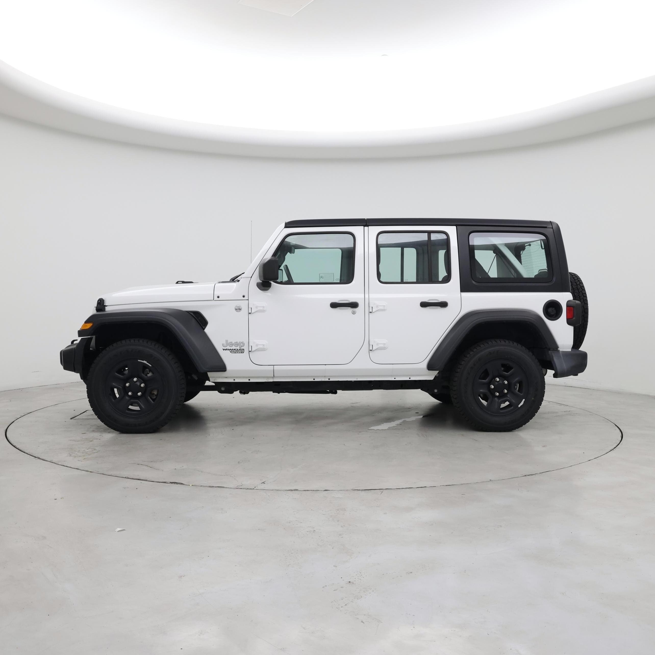 Thumbnail: 2019 Jeep Wrangler - 3