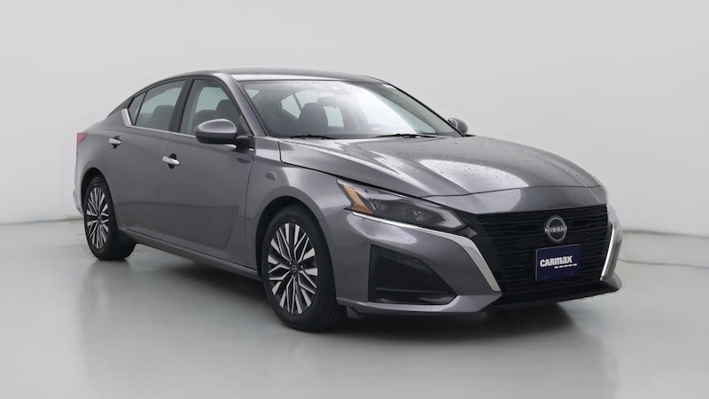 2023 Nissan Altima SV Hero Image