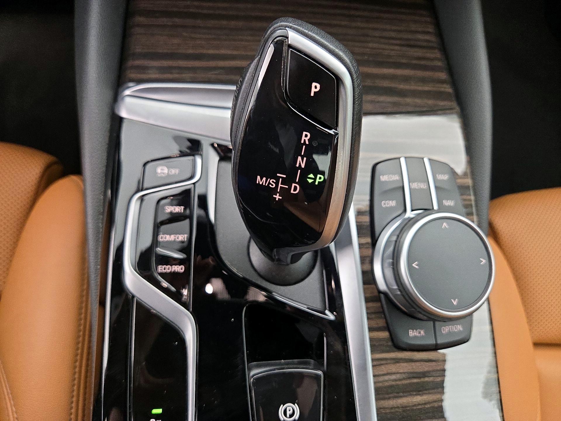 Thumbnail: 2022 BMW 5 Series - 18