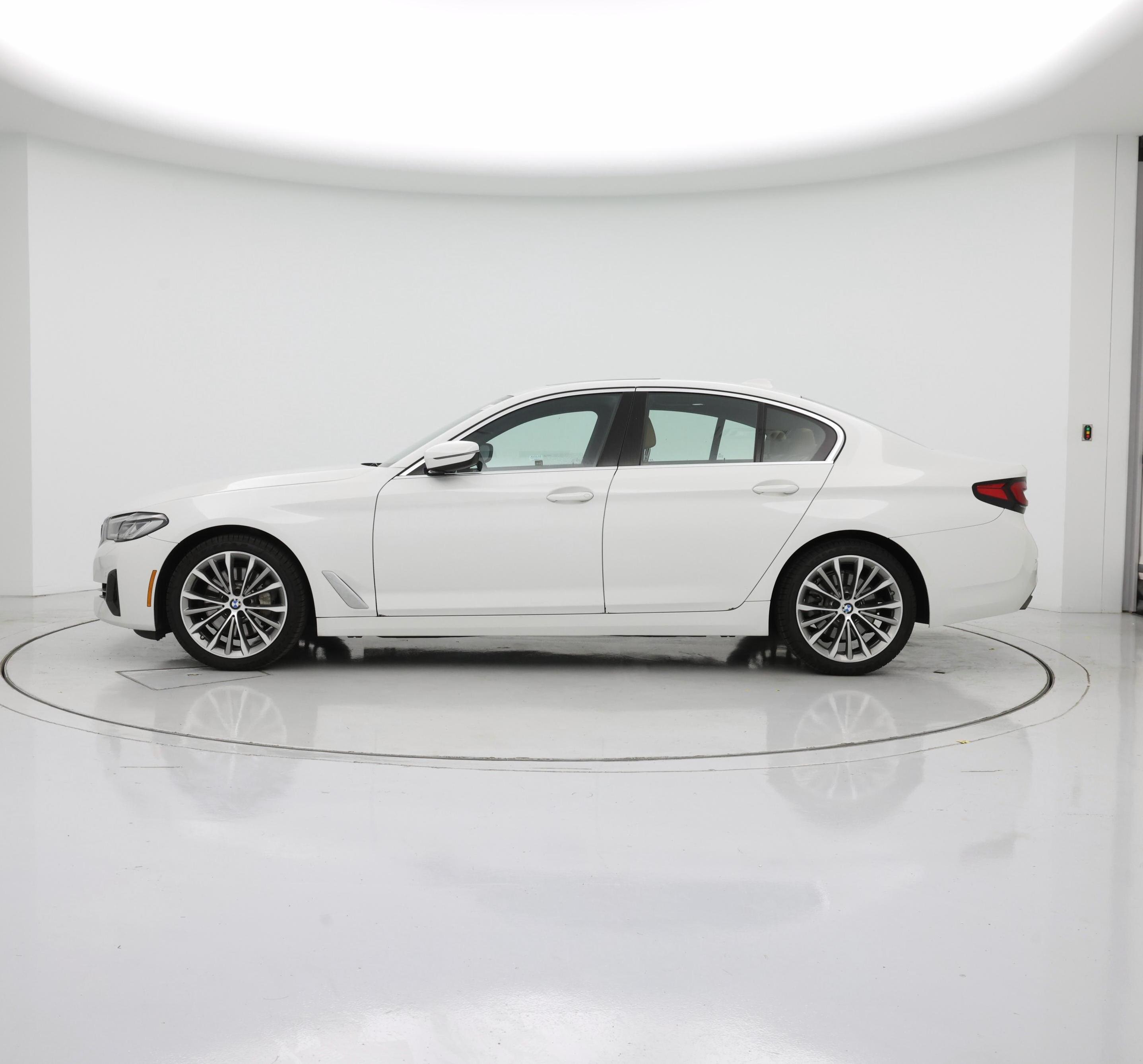 Thumbnail: 2022 BMW 5 Series - 3