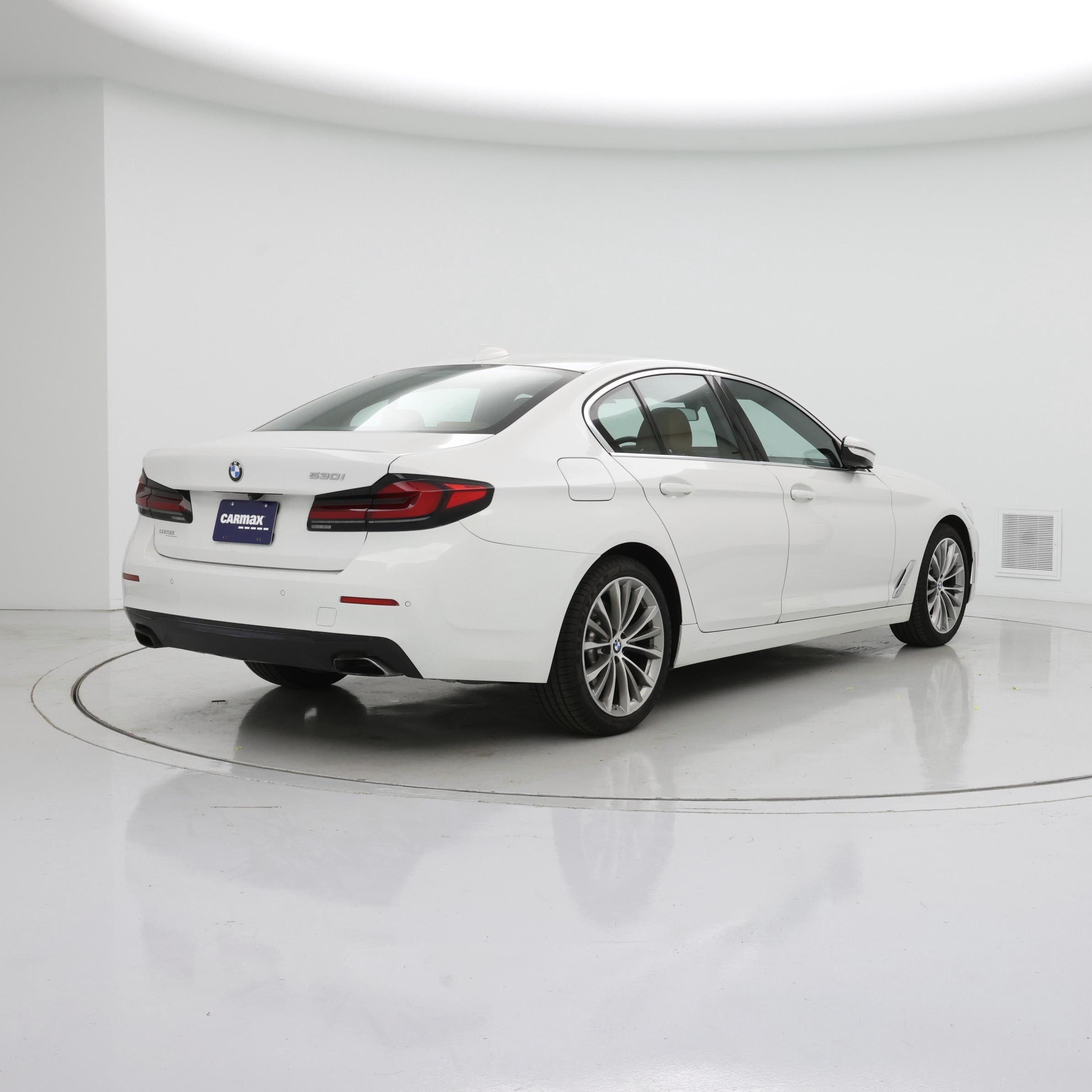Thumbnail: 2022 BMW 5 Series - 8