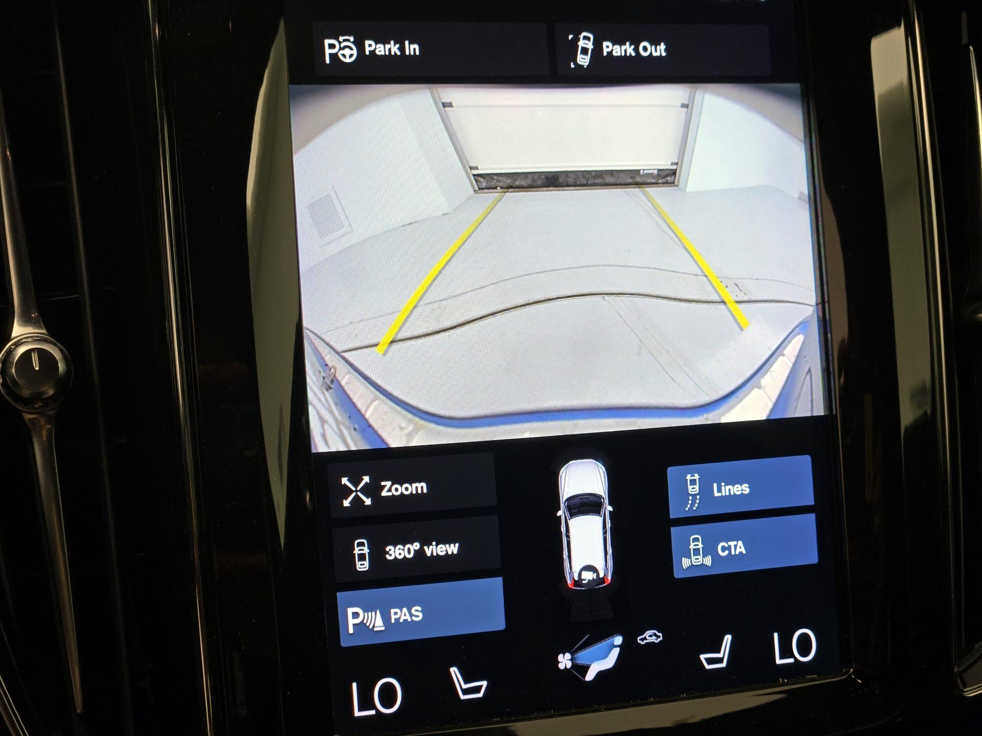 Thumbnail: 2019 Volvo XC60 - 15