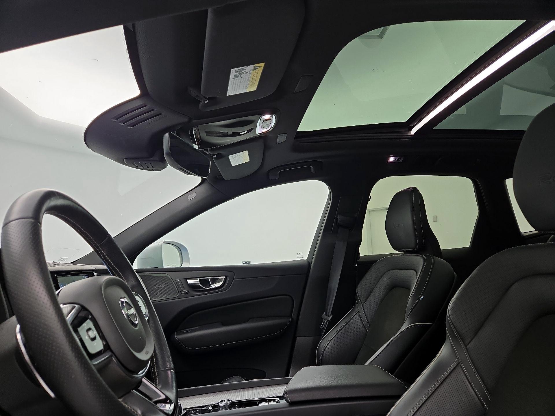 Thumbnail: 2019 Volvo XC60 - 20