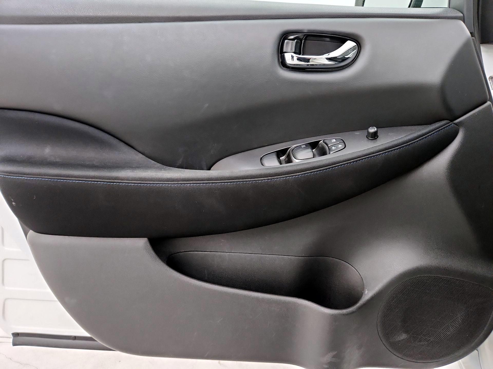 Thumbnail: 2019 Nissan Leaf - 12