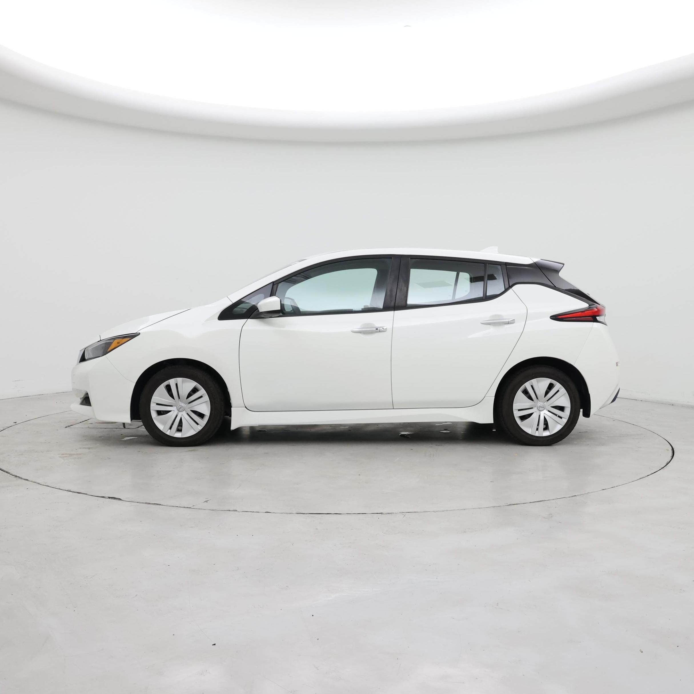 Thumbnail: 2019 Nissan Leaf - 3
