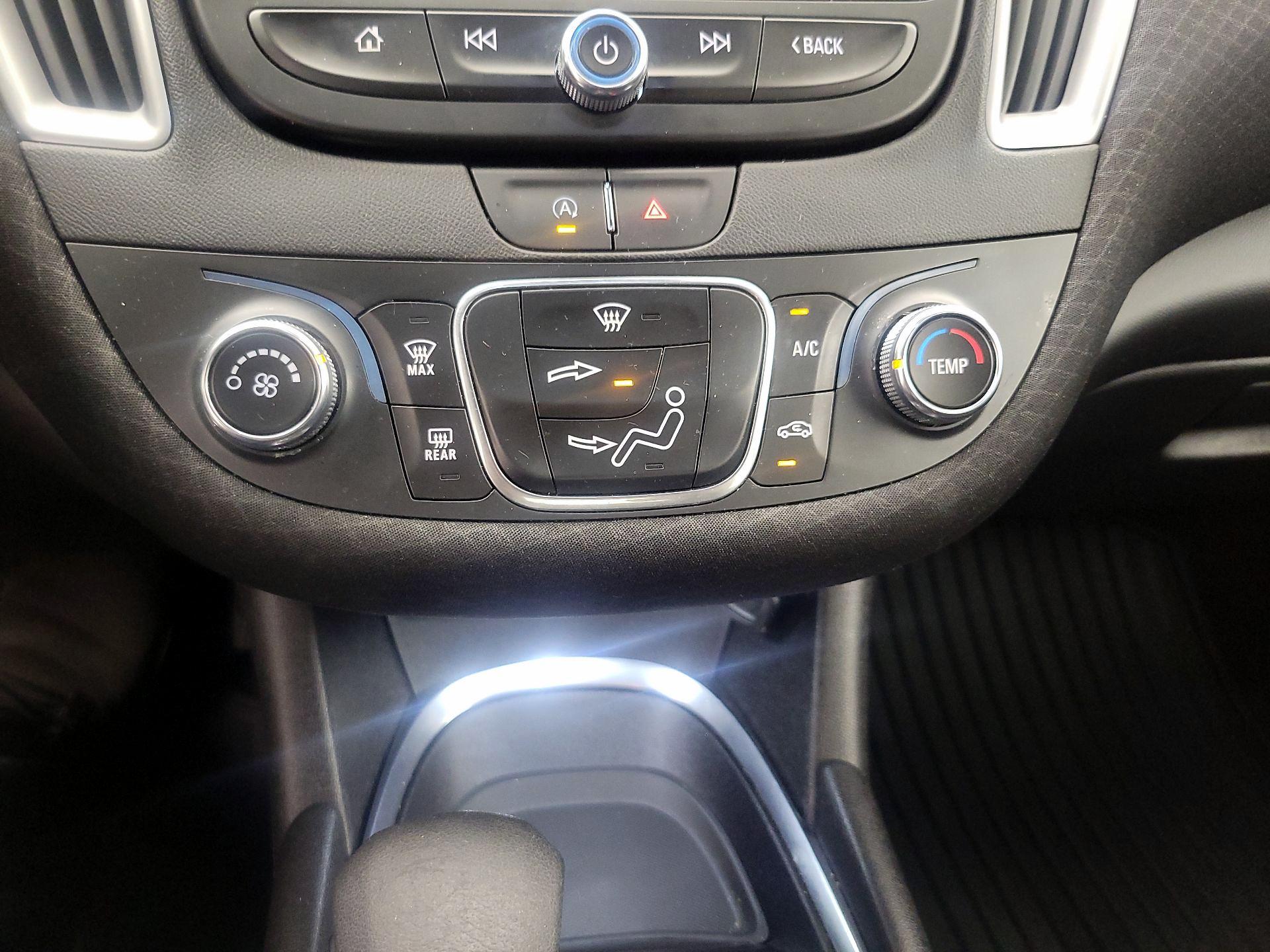 Thumbnail: 2022 Chevrolet Malibu - 16
