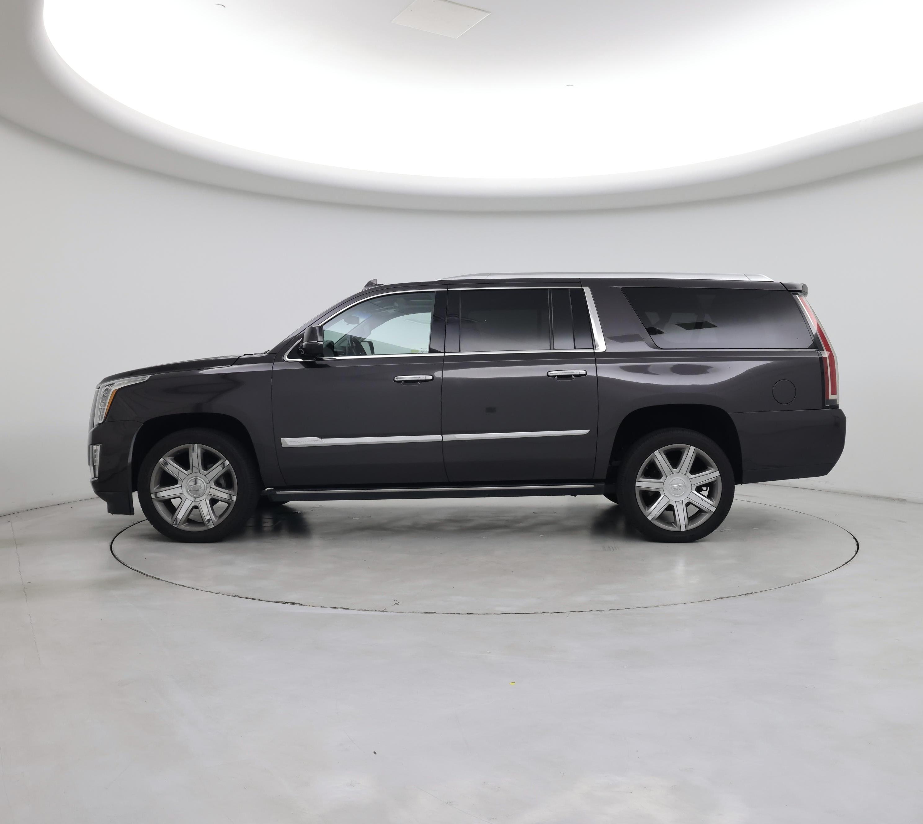 Thumbnail: 2017 Cadillac Escalade - 3