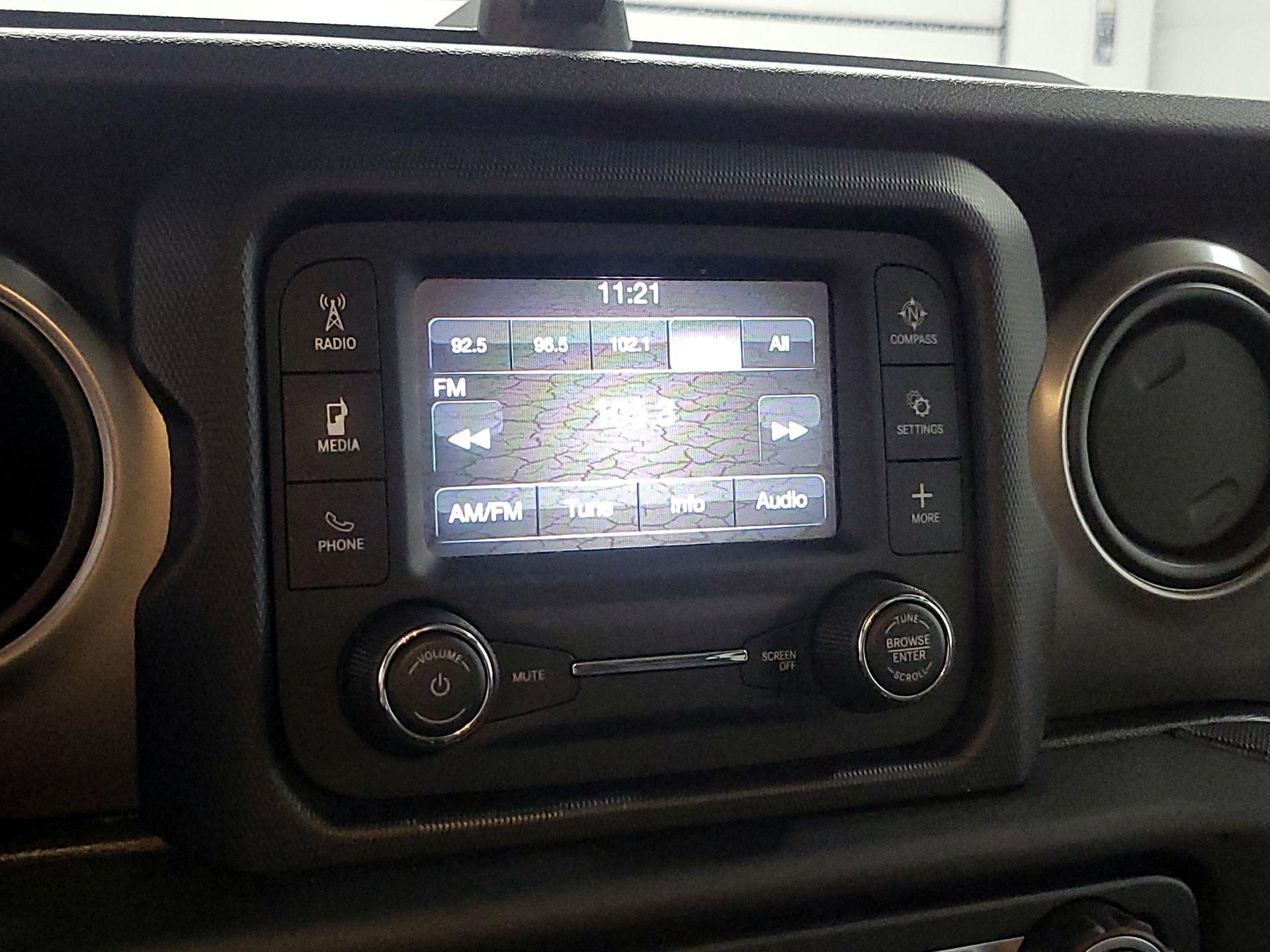 Thumbnail: 2019 Jeep Wrangler - 14