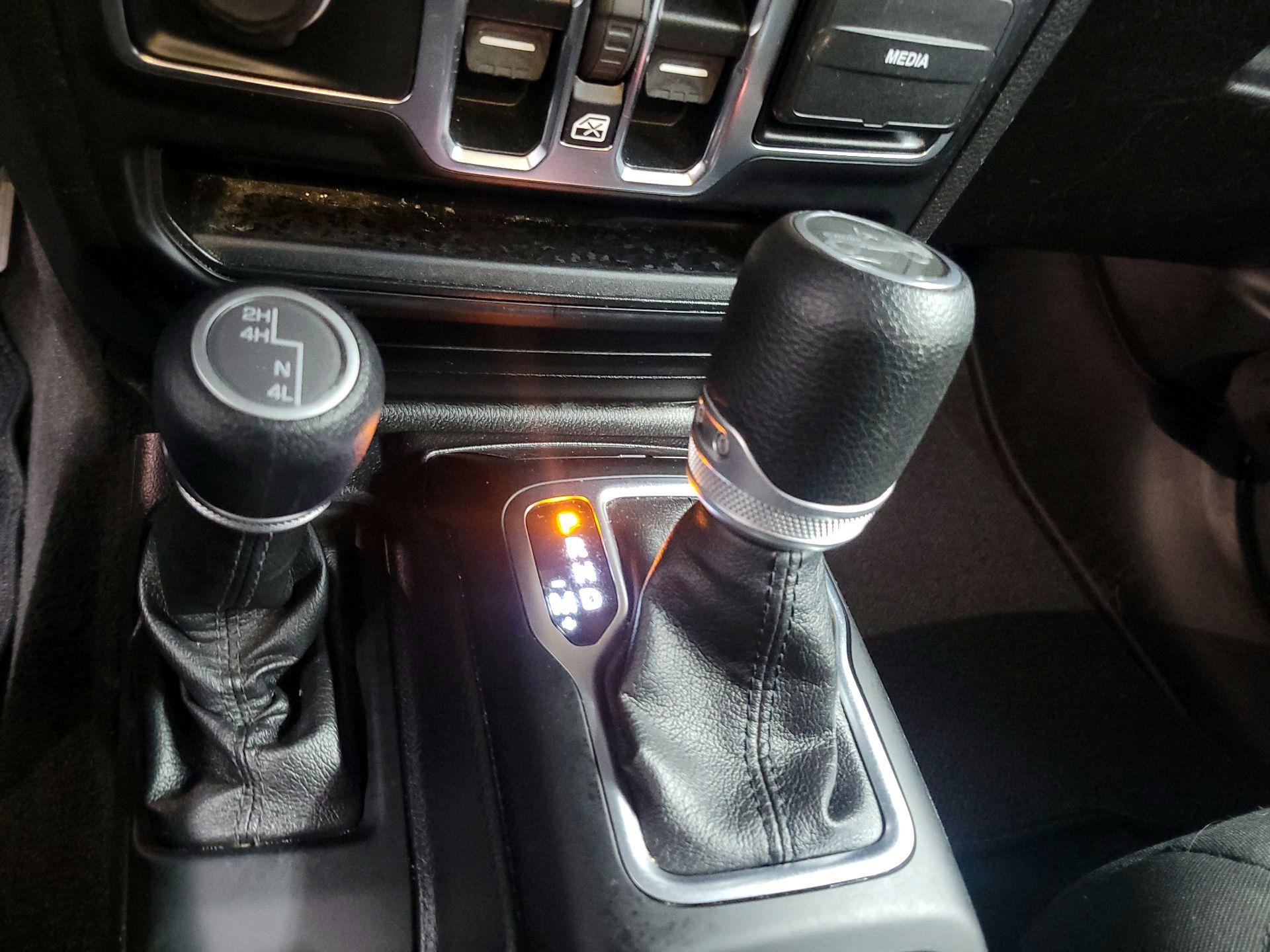 Thumbnail: 2019 Jeep Wrangler - 16
