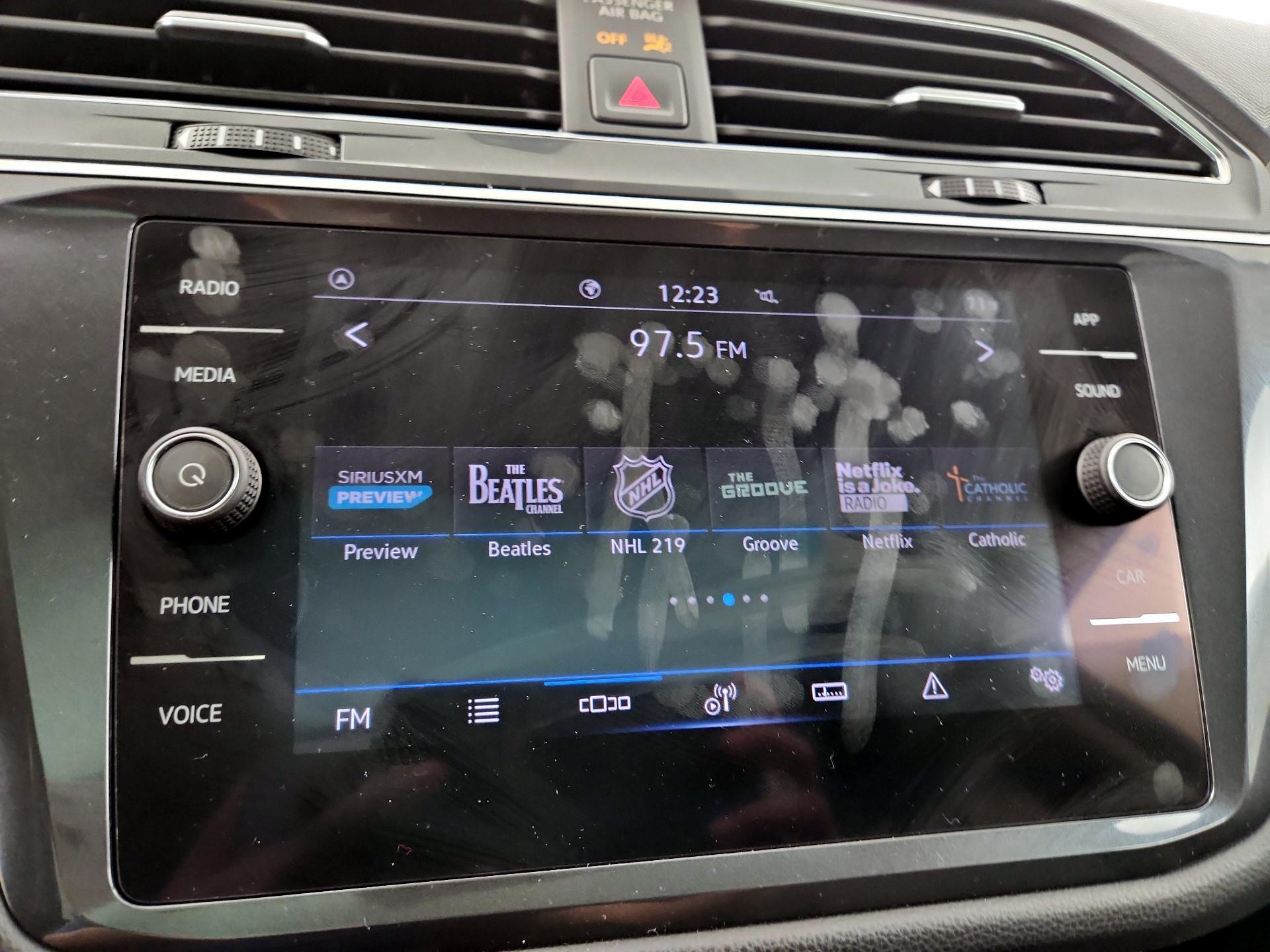 Thumbnail: 2021 Volkswagen Tiguan - 13