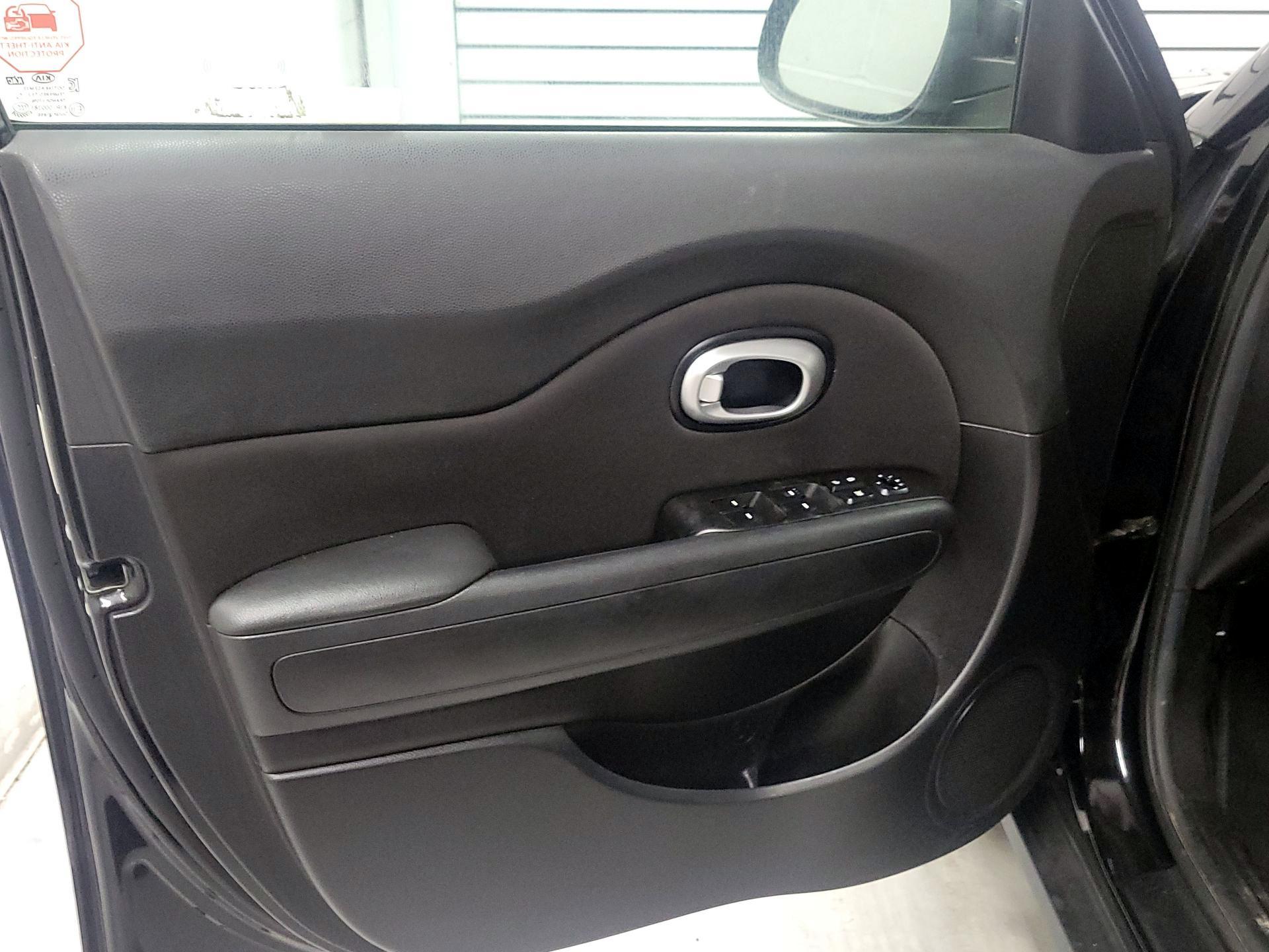 Thumbnail: 2015 Kia Soul - 12