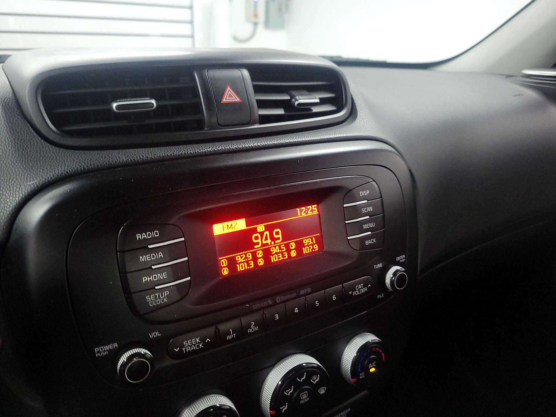 Thumbnail: 2015 Kia Soul - 13
