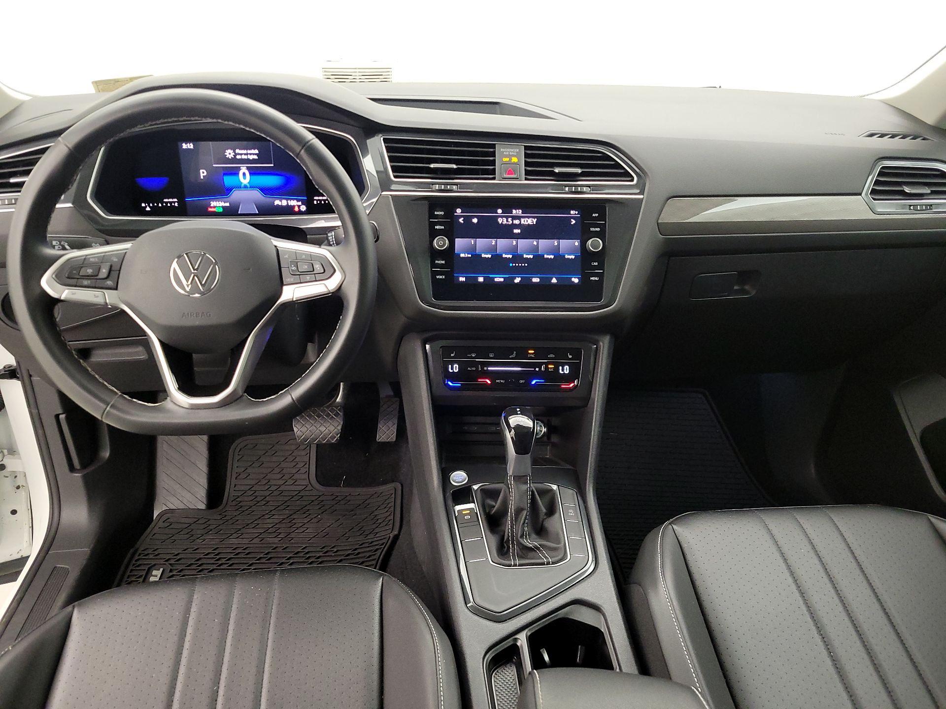 Thumbnail: 2022 Volkswagen Tiguan - 9