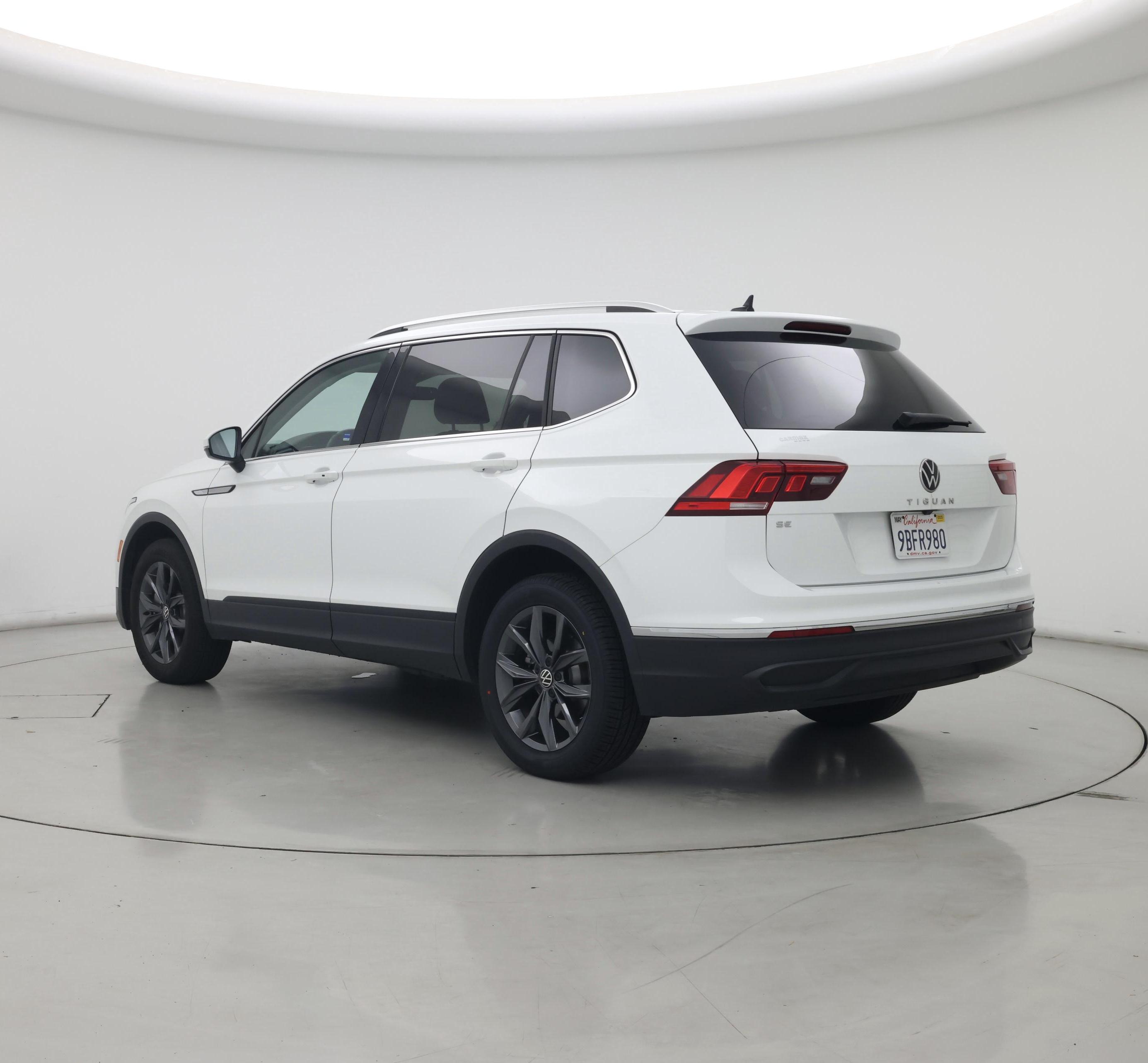 Thumbnail: 2022 Volkswagen Tiguan - 2