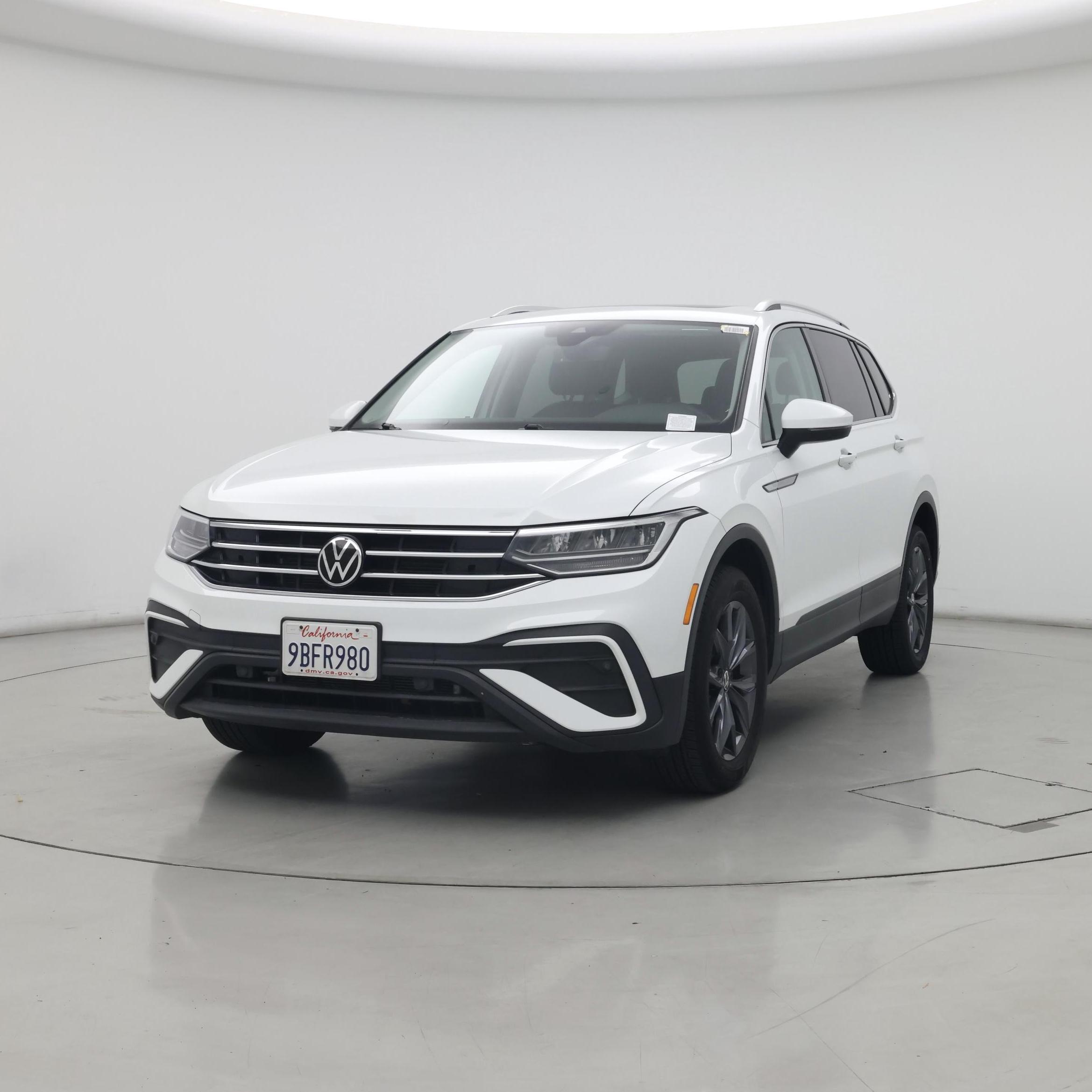Thumbnail: 2022 Volkswagen Tiguan - 4
