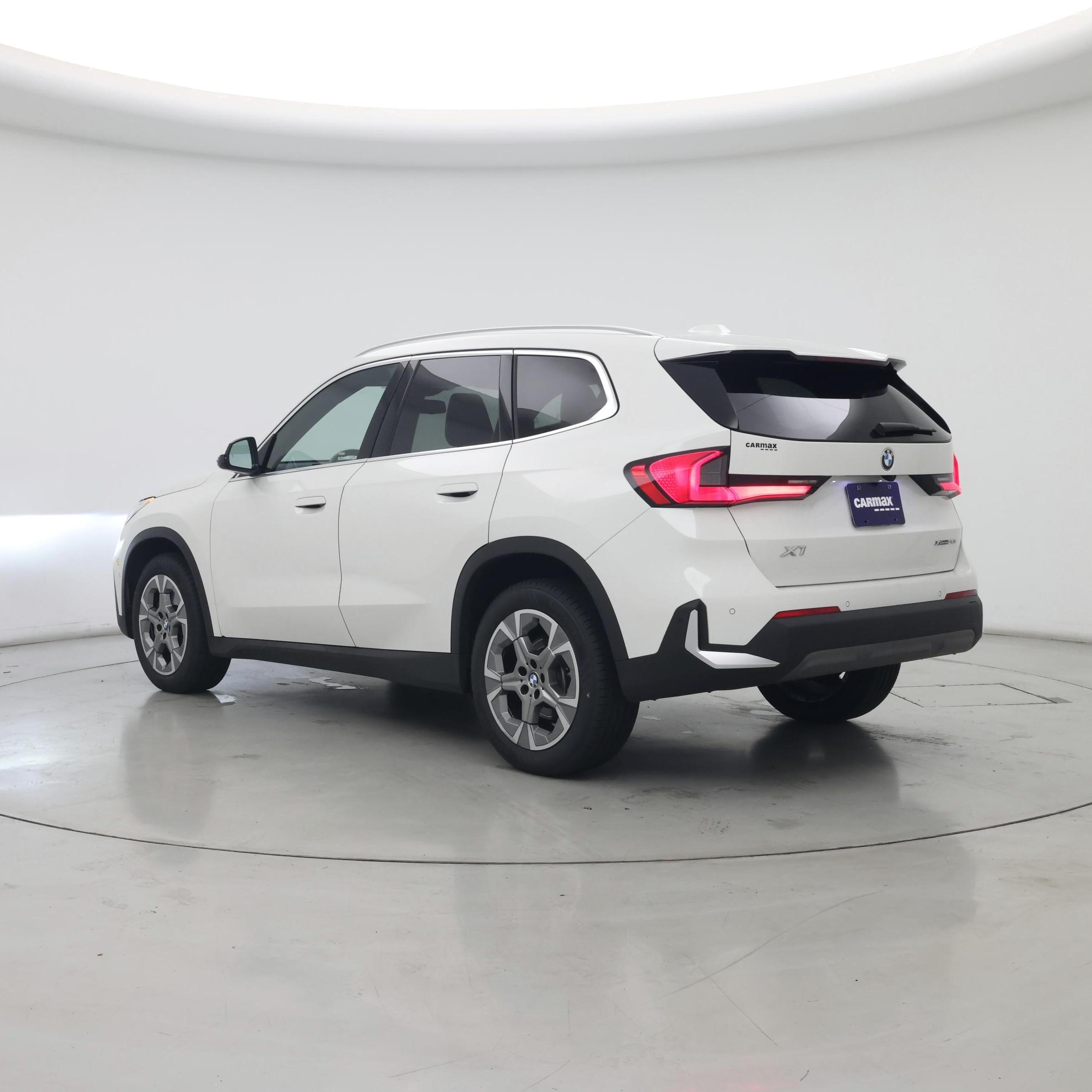 Thumbnail: 2023 BMW X1 - 2
