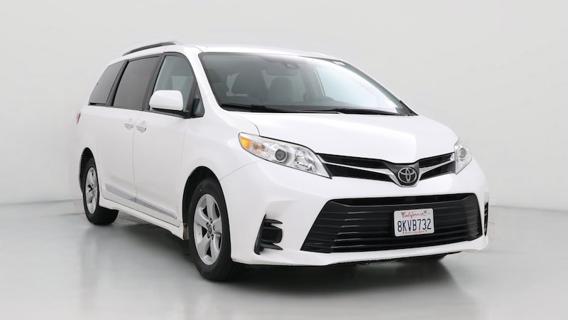 2019 Toyota Sienna LE Hero Image