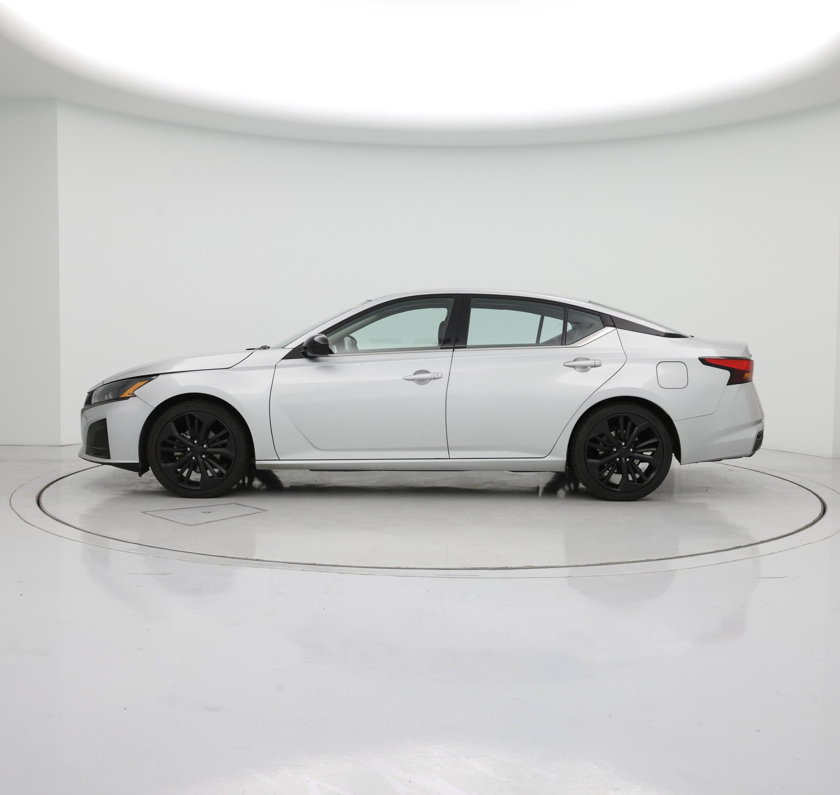 Thumbnail: 2023 Nissan Altima - 3