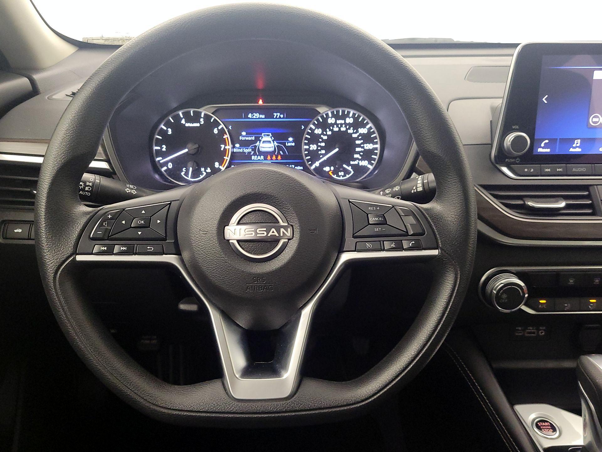 Thumbnail: 2023 Nissan Altima - 10