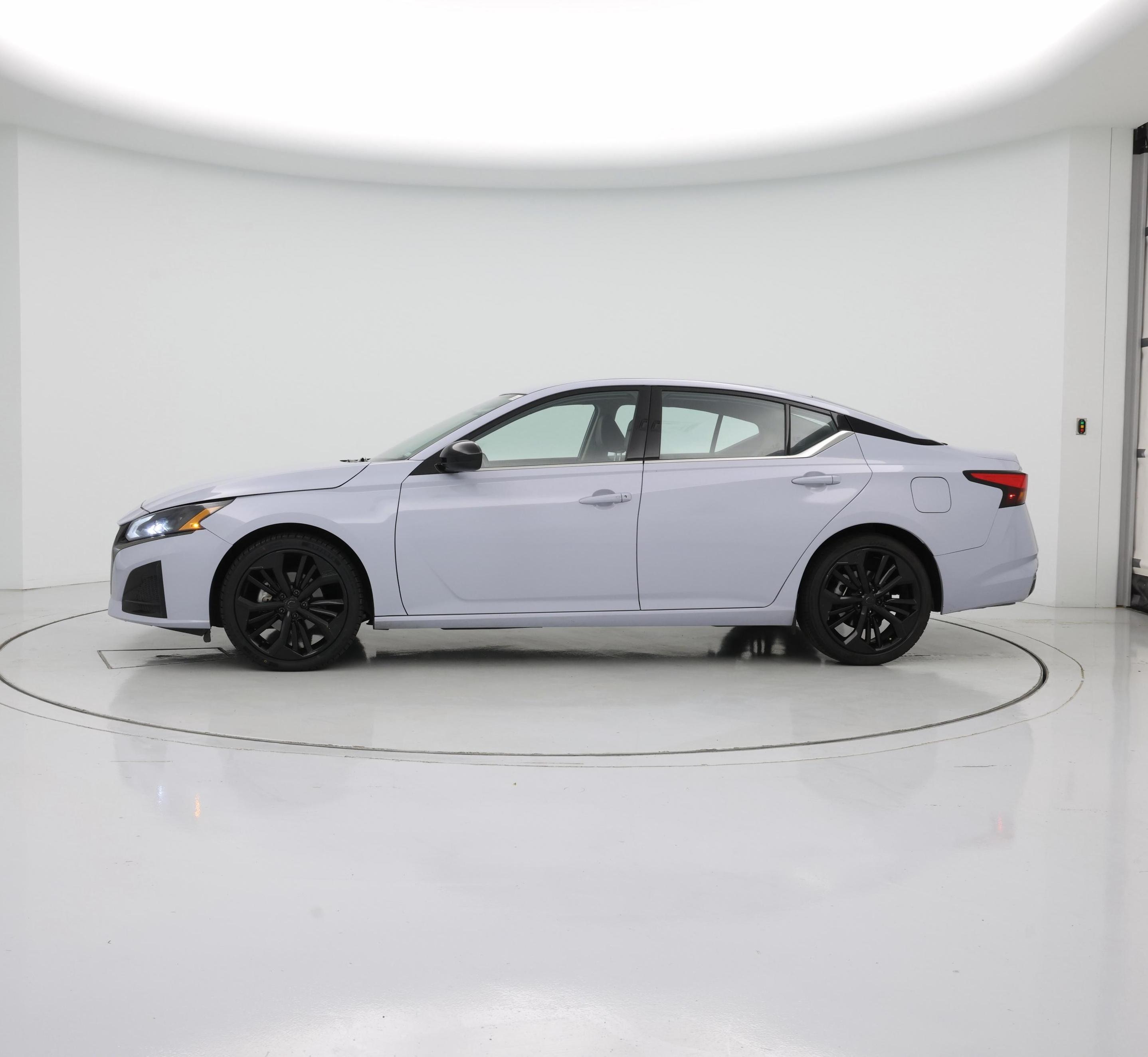 Thumbnail: 2023 Nissan Altima - 3