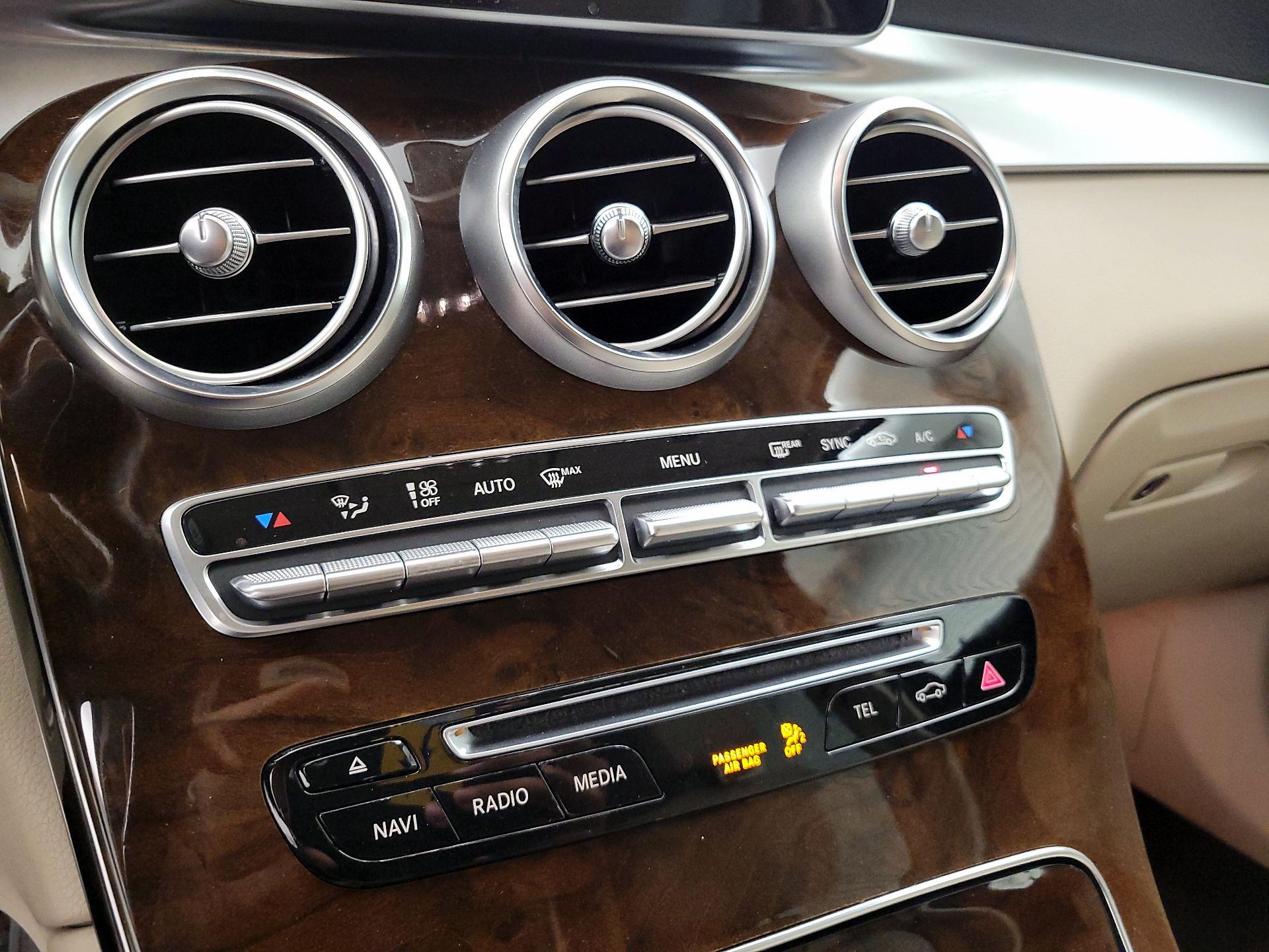Thumbnail: 2019 Mercedes-Benz GLC - 16