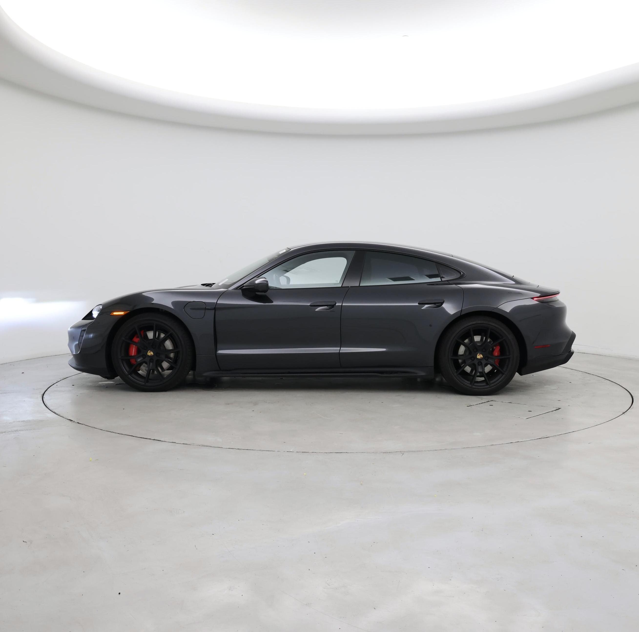 Thumbnail: 2022 Porsche Taycan - 3