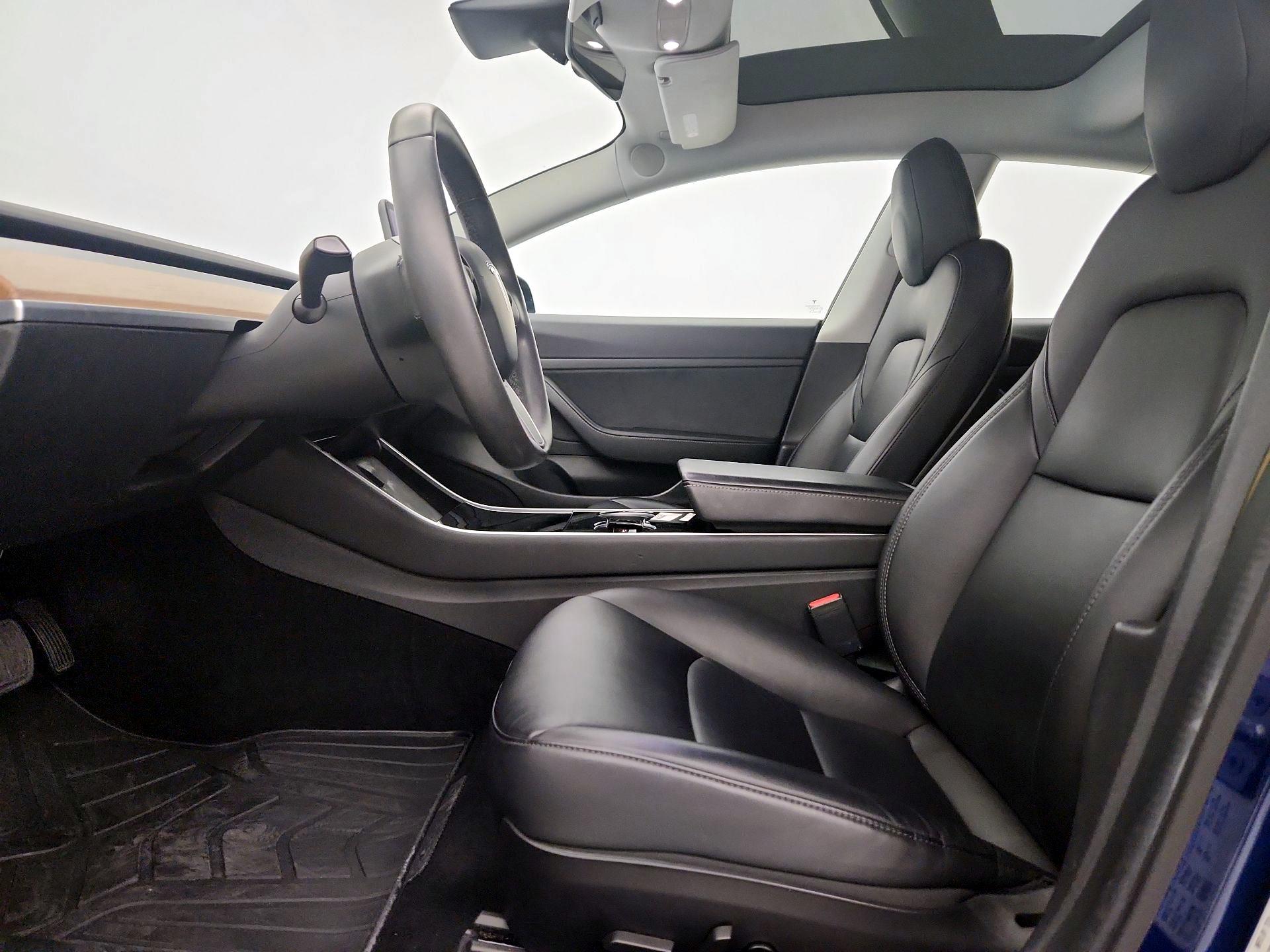 Thumbnail: 2020 Tesla Model 3 - 11
