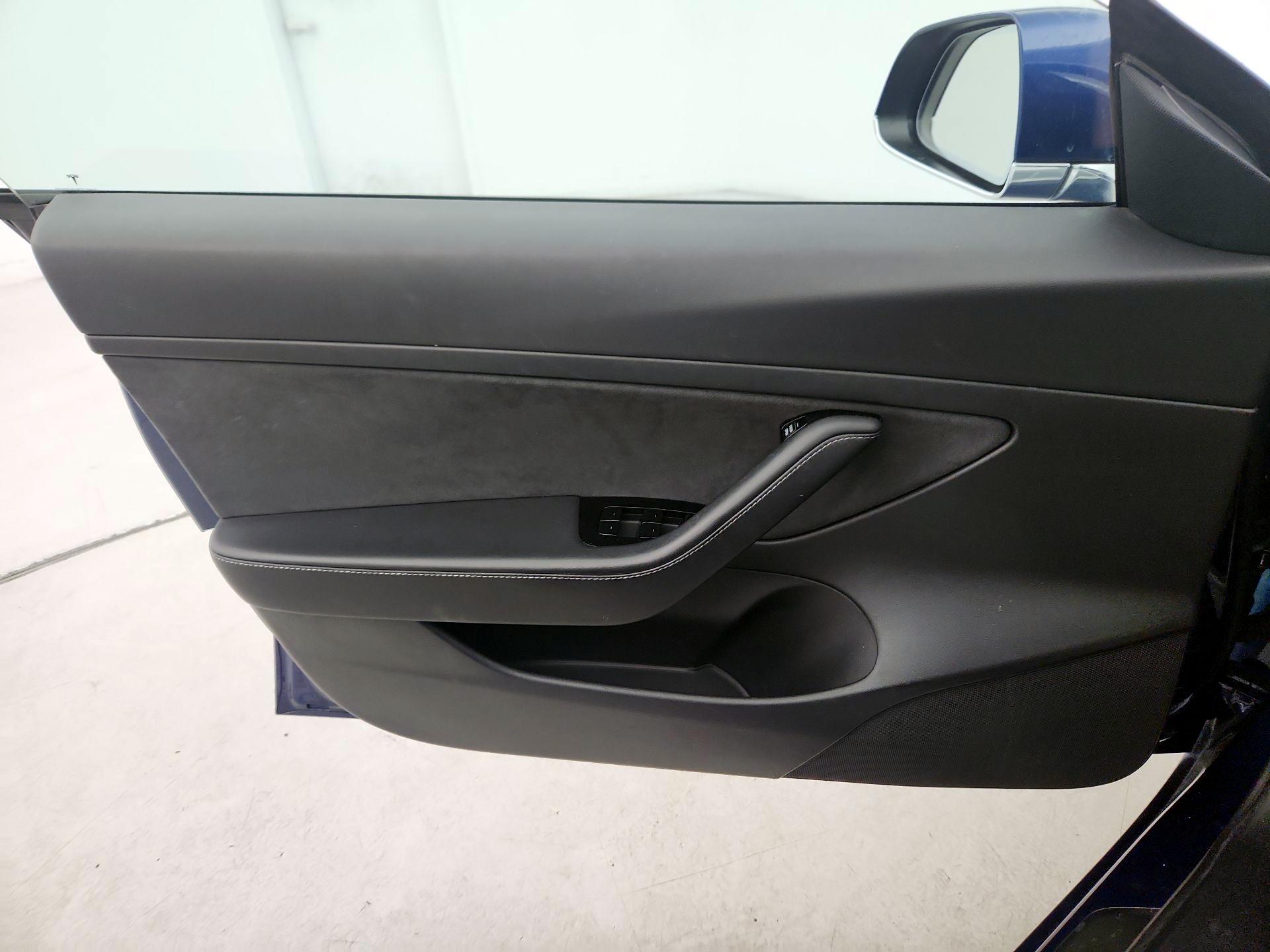 Thumbnail: 2020 Tesla Model 3 - 12