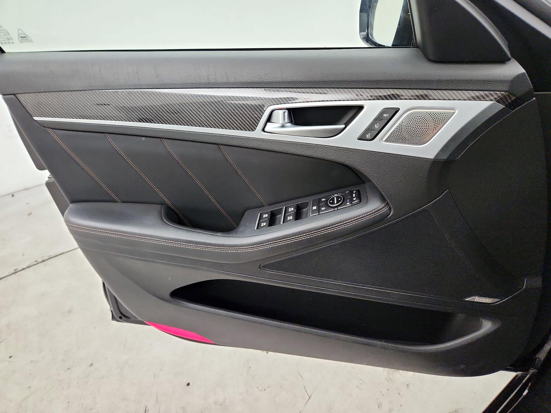 Thumbnail: 2018 Genesis G80 - 12