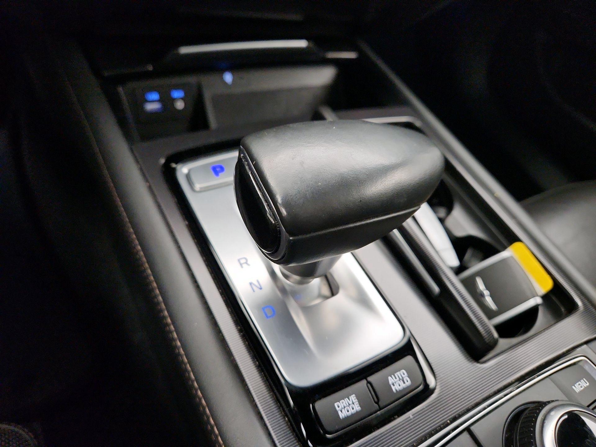 Thumbnail: 2018 Genesis G80 - 17