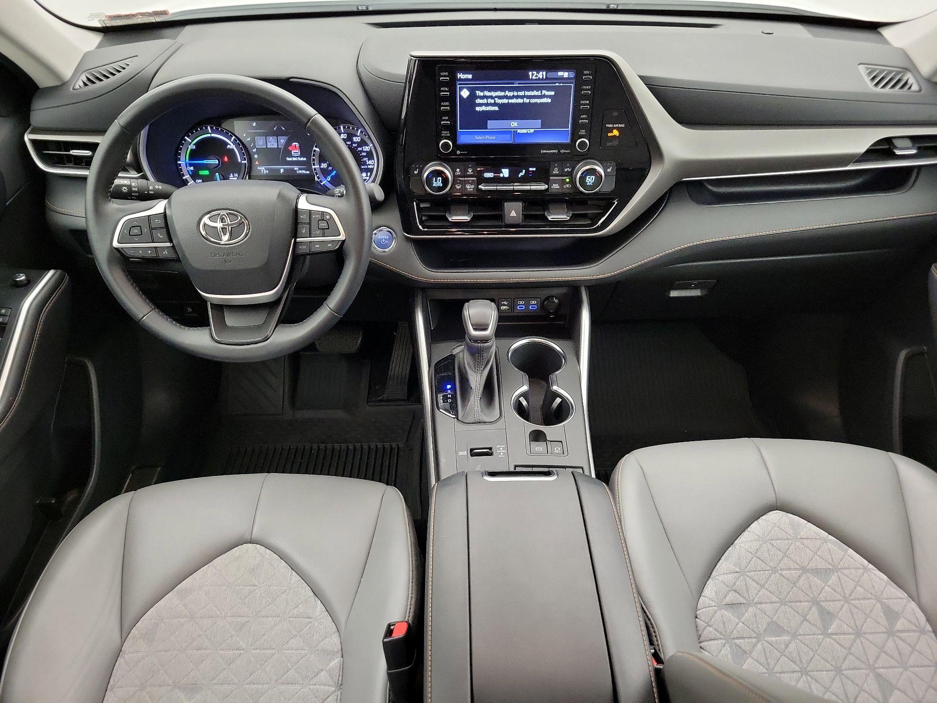 Thumbnail: 2022 Toyota Highlander - 9