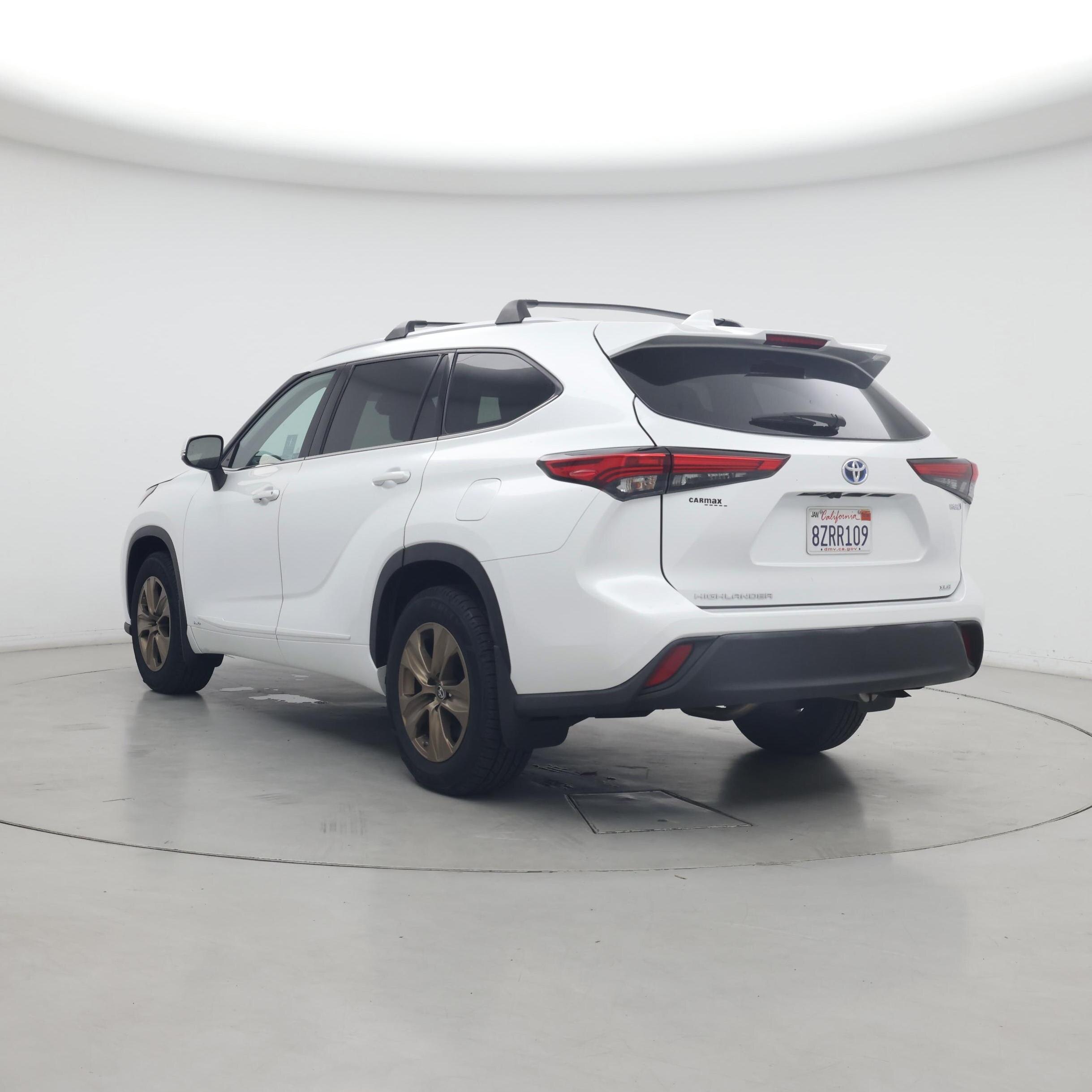 Thumbnail: 2022 Toyota Highlander - 2