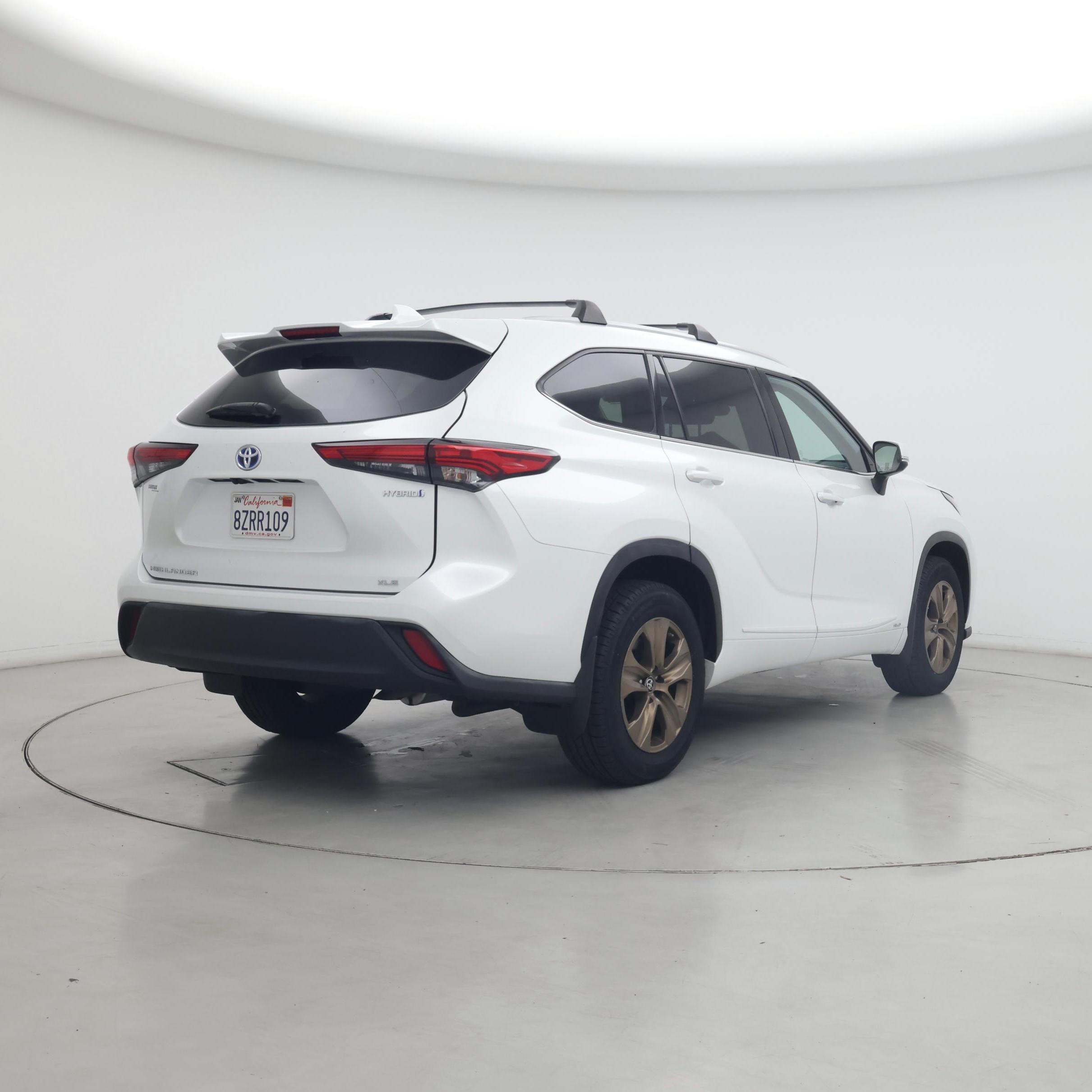 Thumbnail: 2022 Toyota Highlander - 8