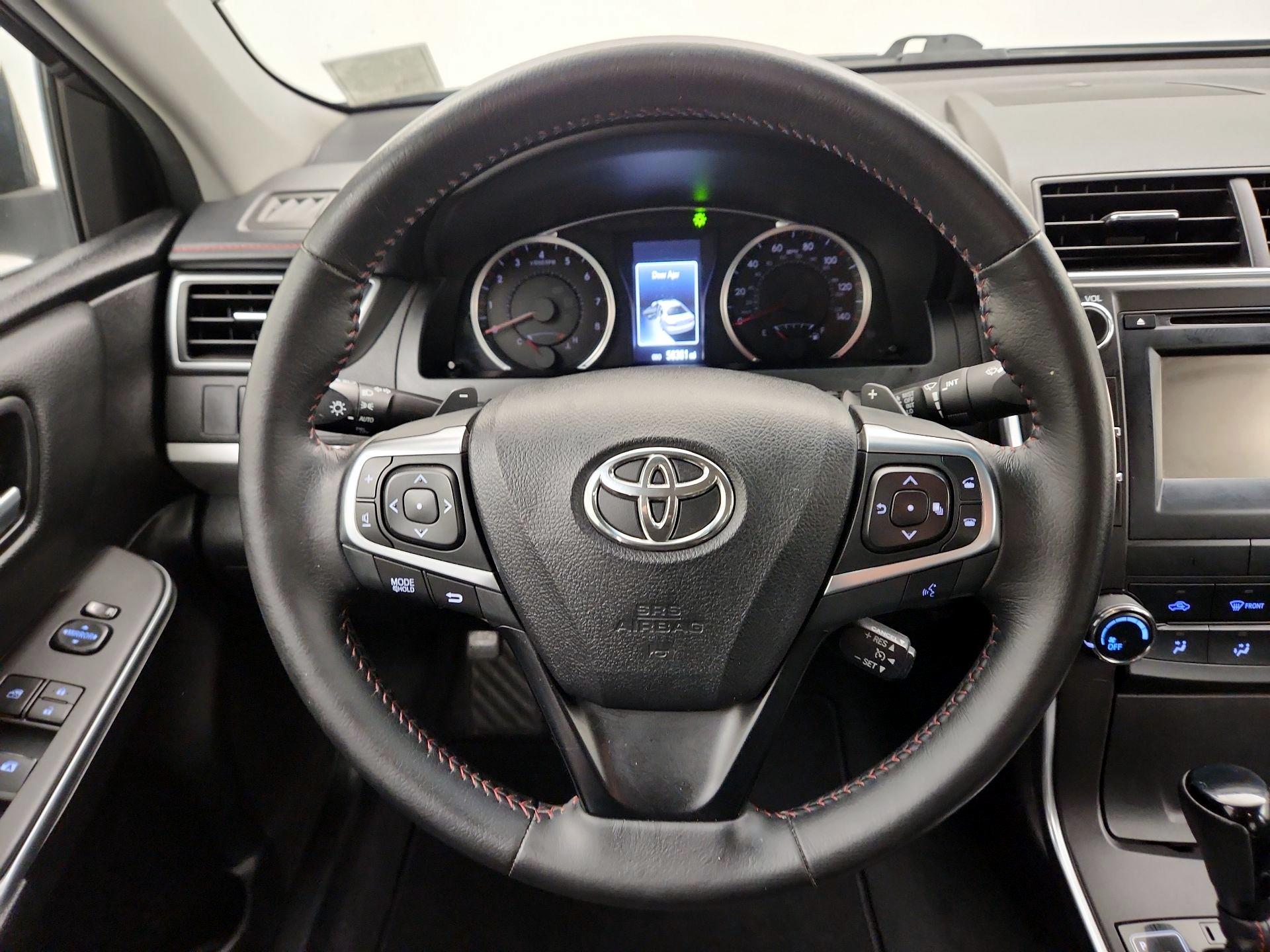 Thumbnail: 2016 Toyota Camry - 10