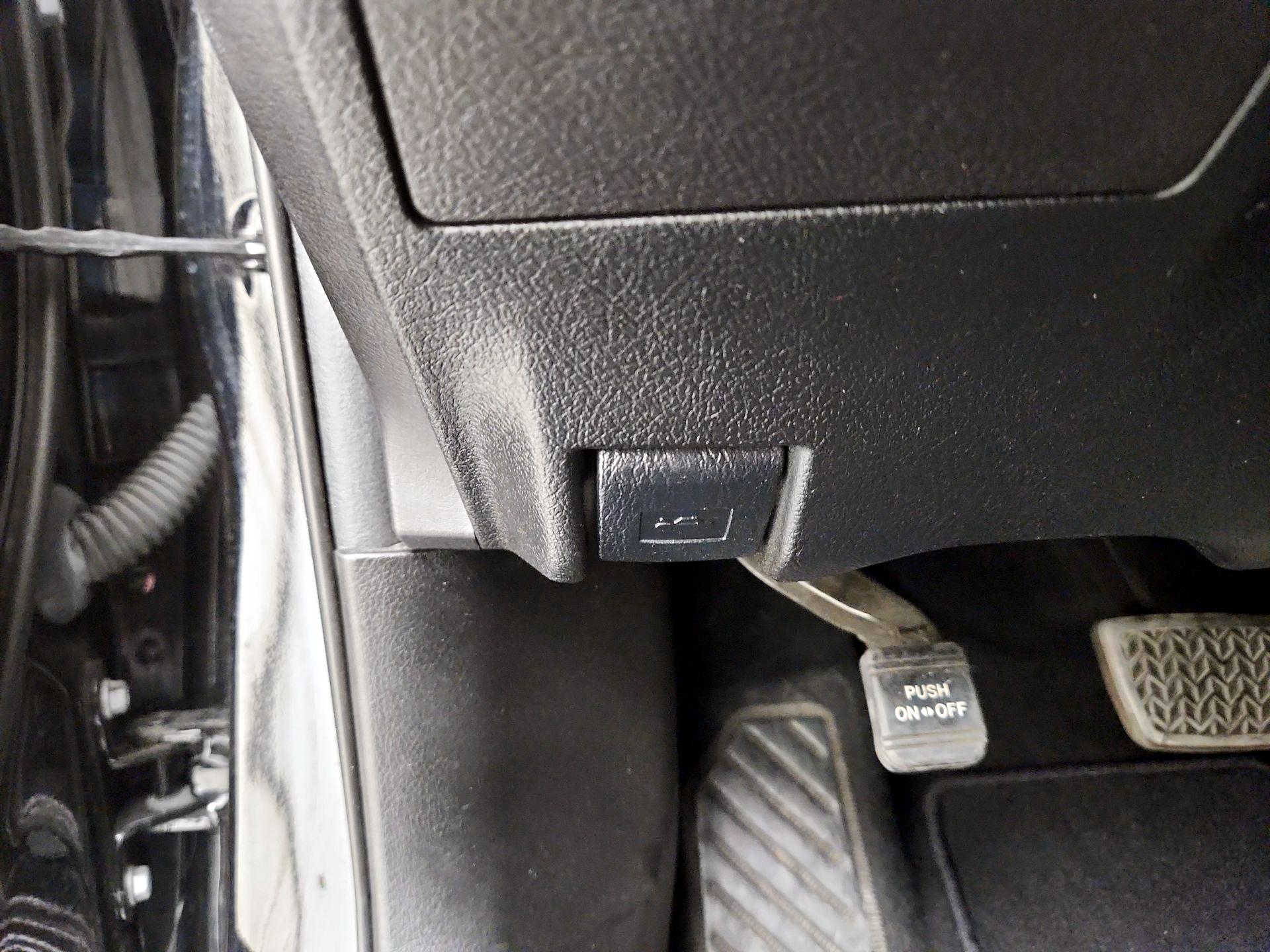 Thumbnail: 2016 Toyota Camry - 13