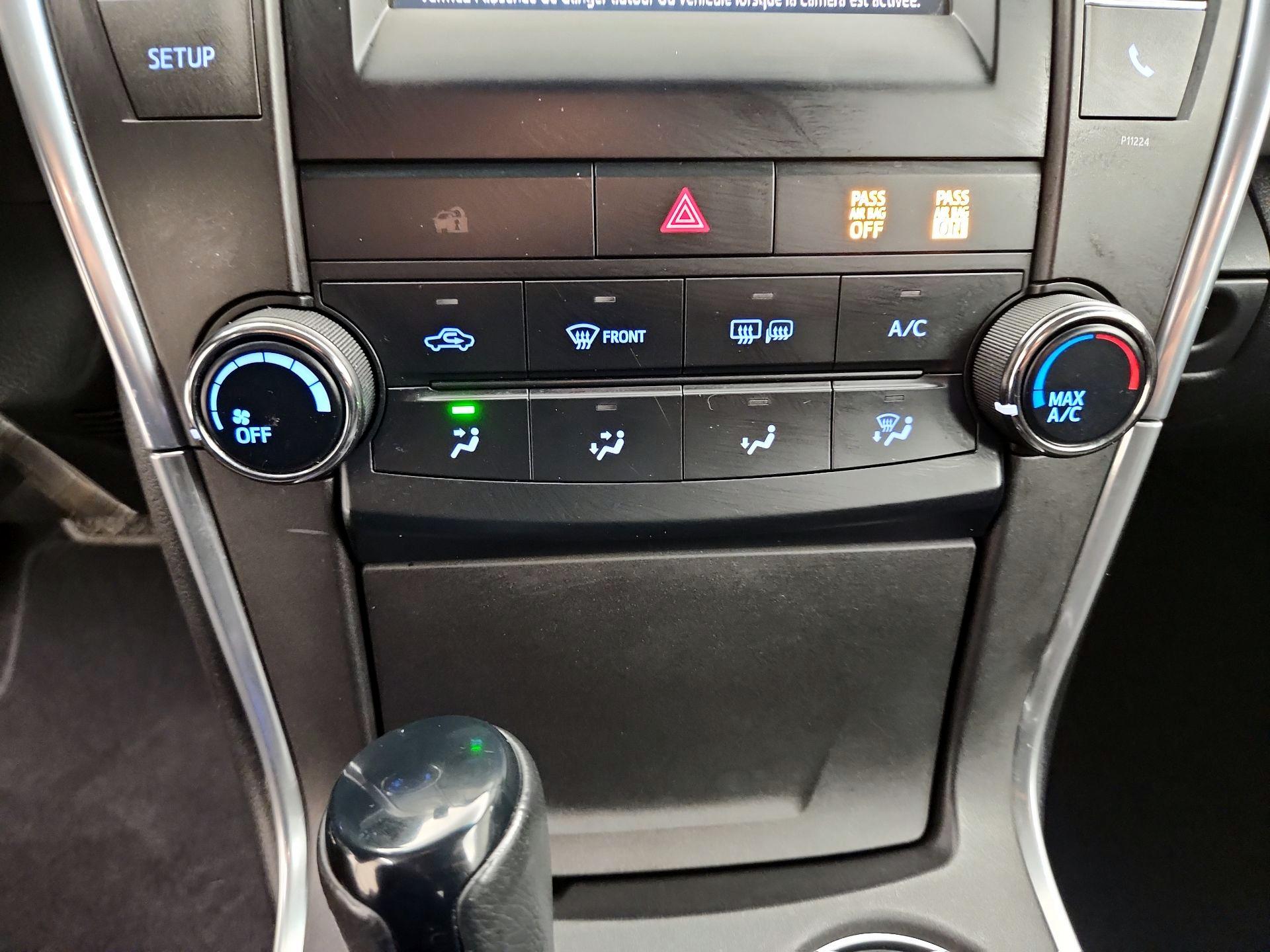 Thumbnail: 2016 Toyota Camry - 16