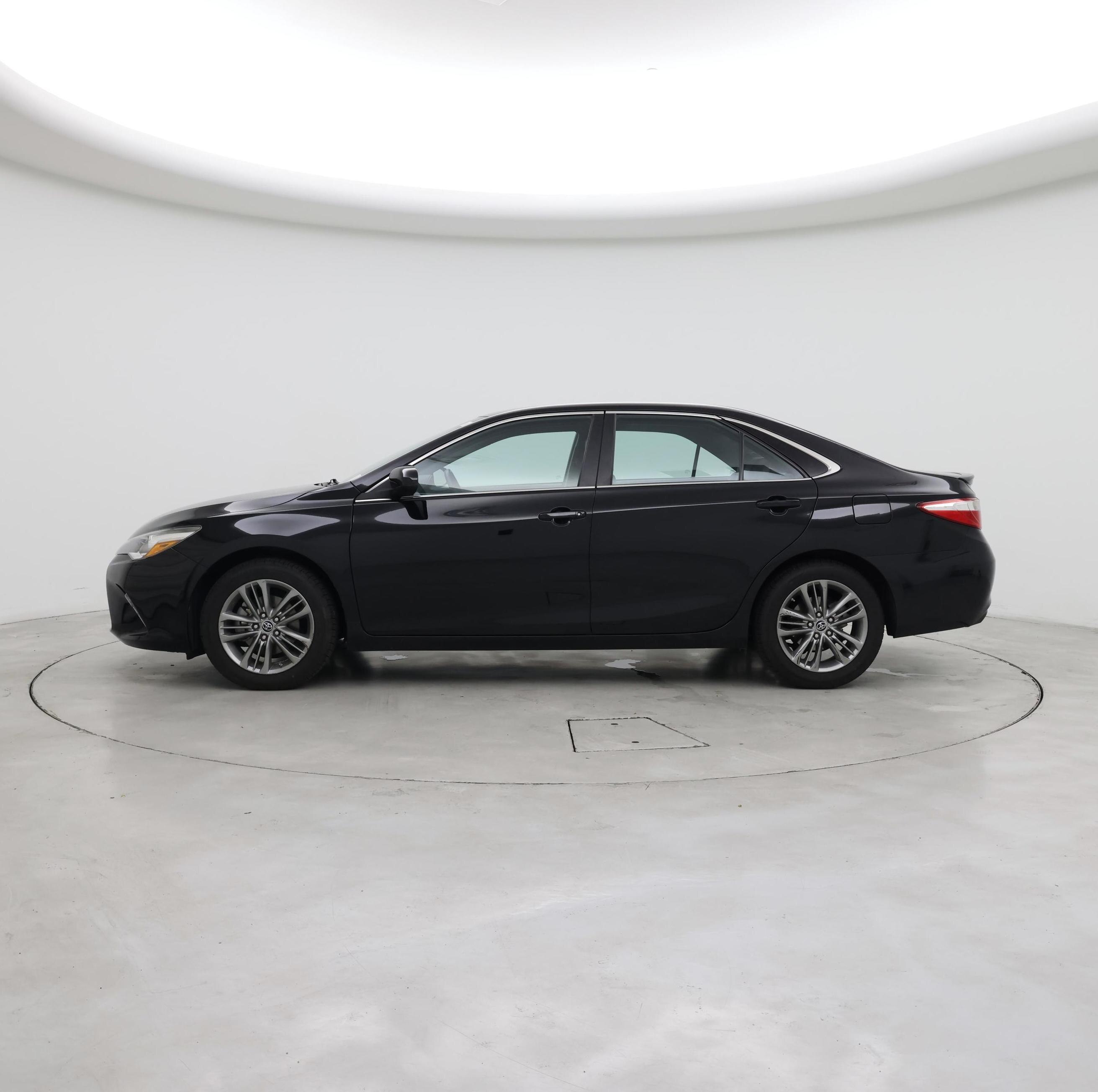 Thumbnail: 2016 Toyota Camry - 3