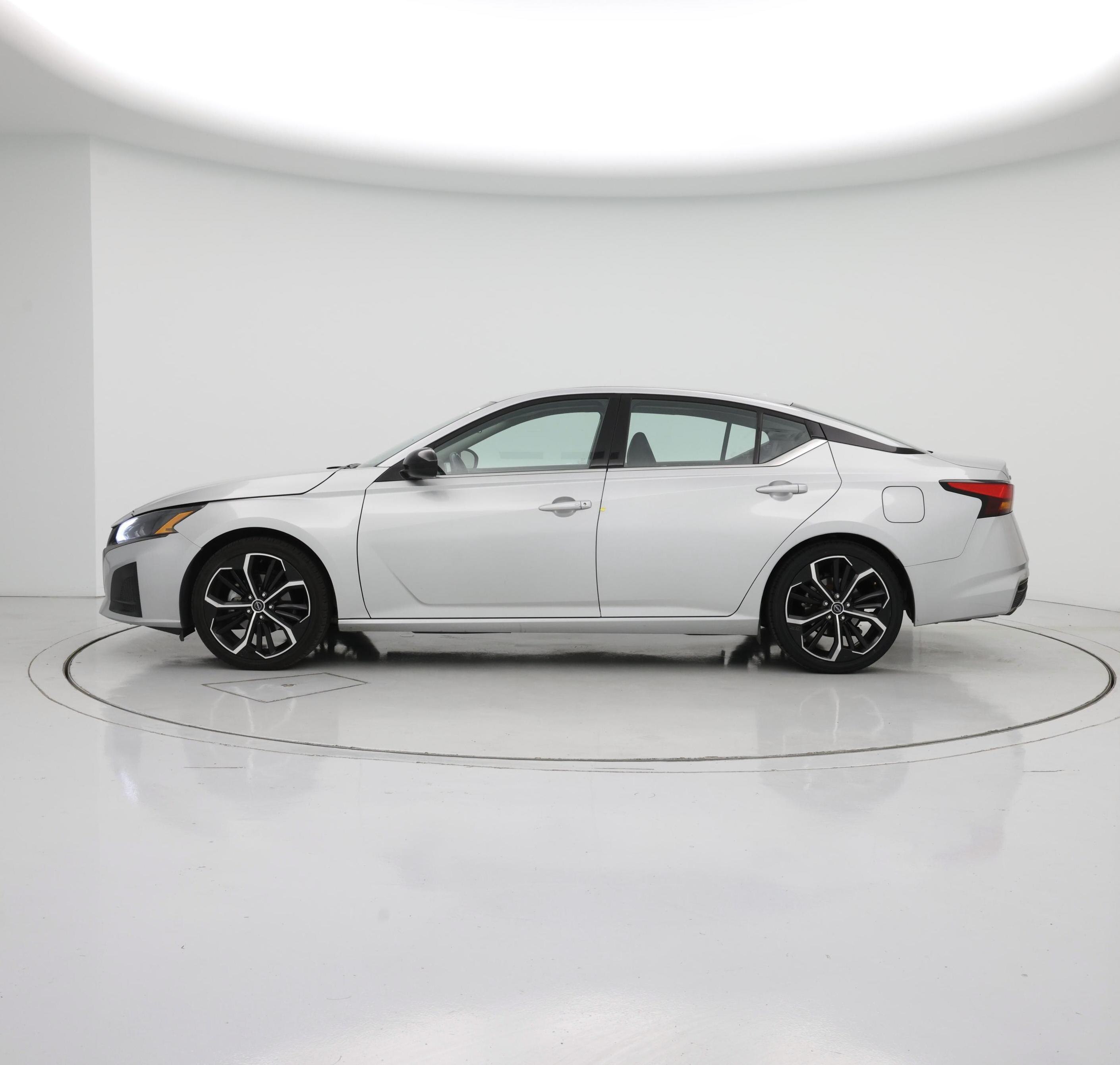 Thumbnail: 2023 Nissan Altima - 3