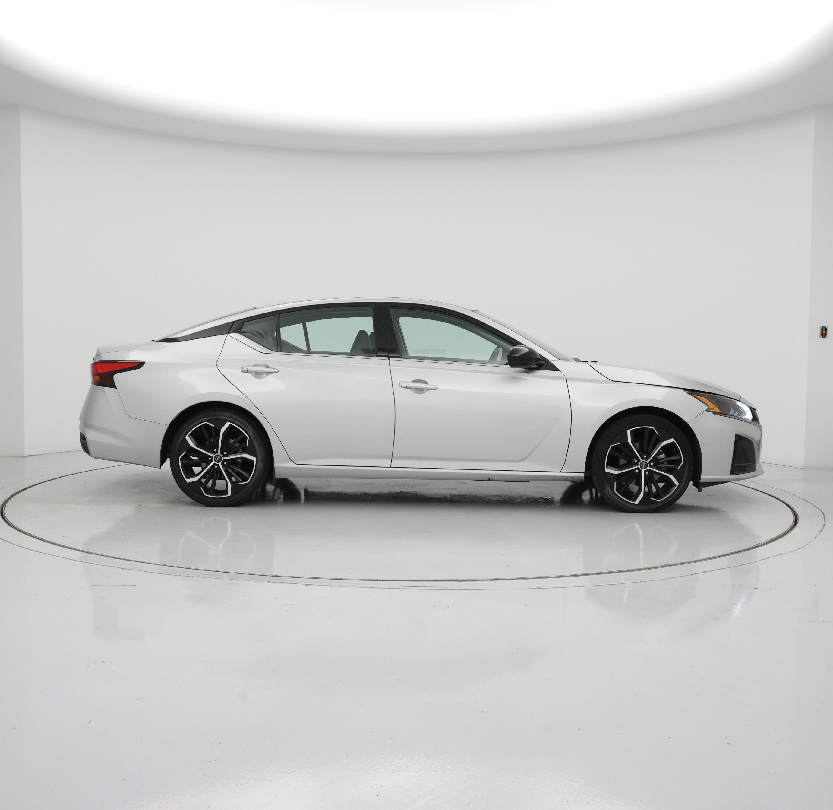 Thumbnail: 2023 Nissan Altima - 7