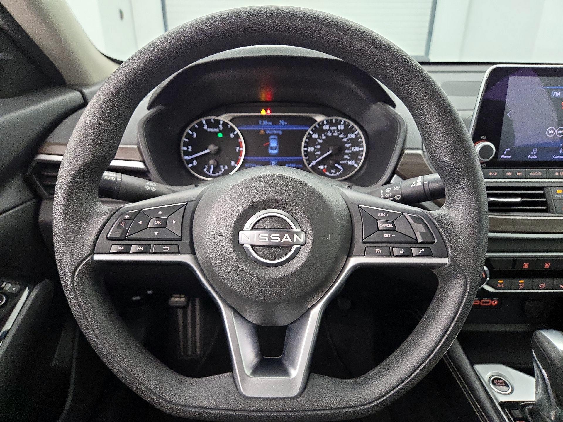 Thumbnail: 2023 Nissan Altima - 10