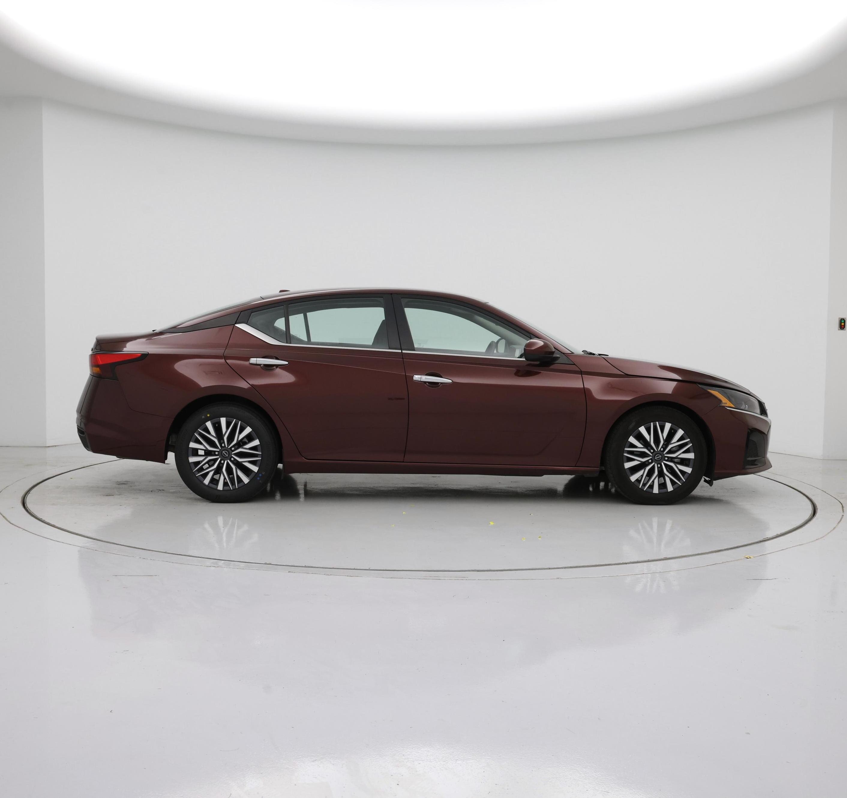 Thumbnail: 2023 Nissan Altima - 7