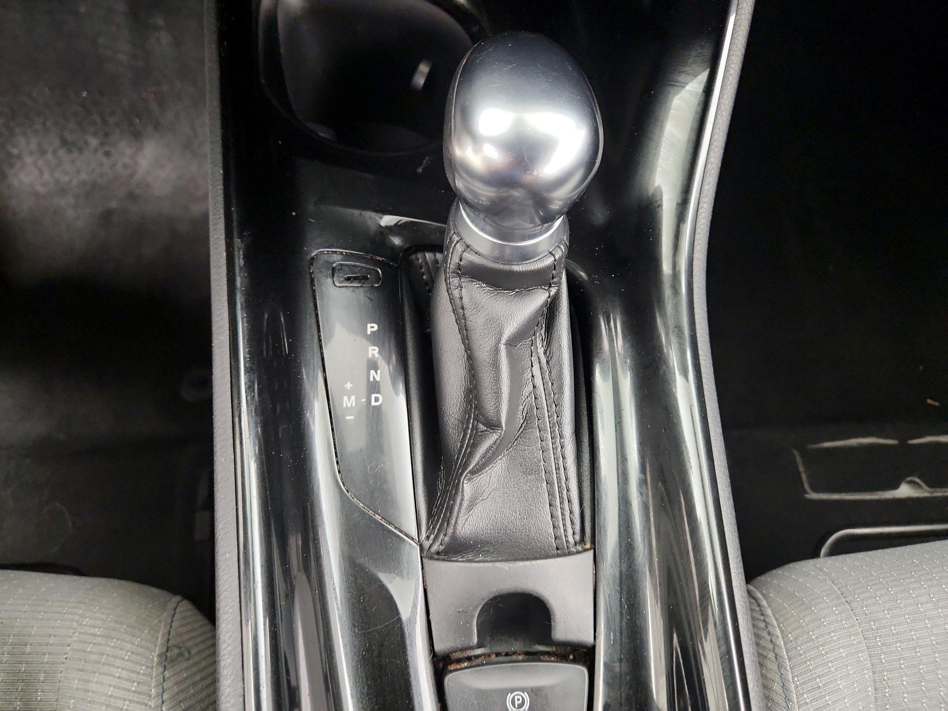 Thumbnail: 2019 Toyota C-HR - 17