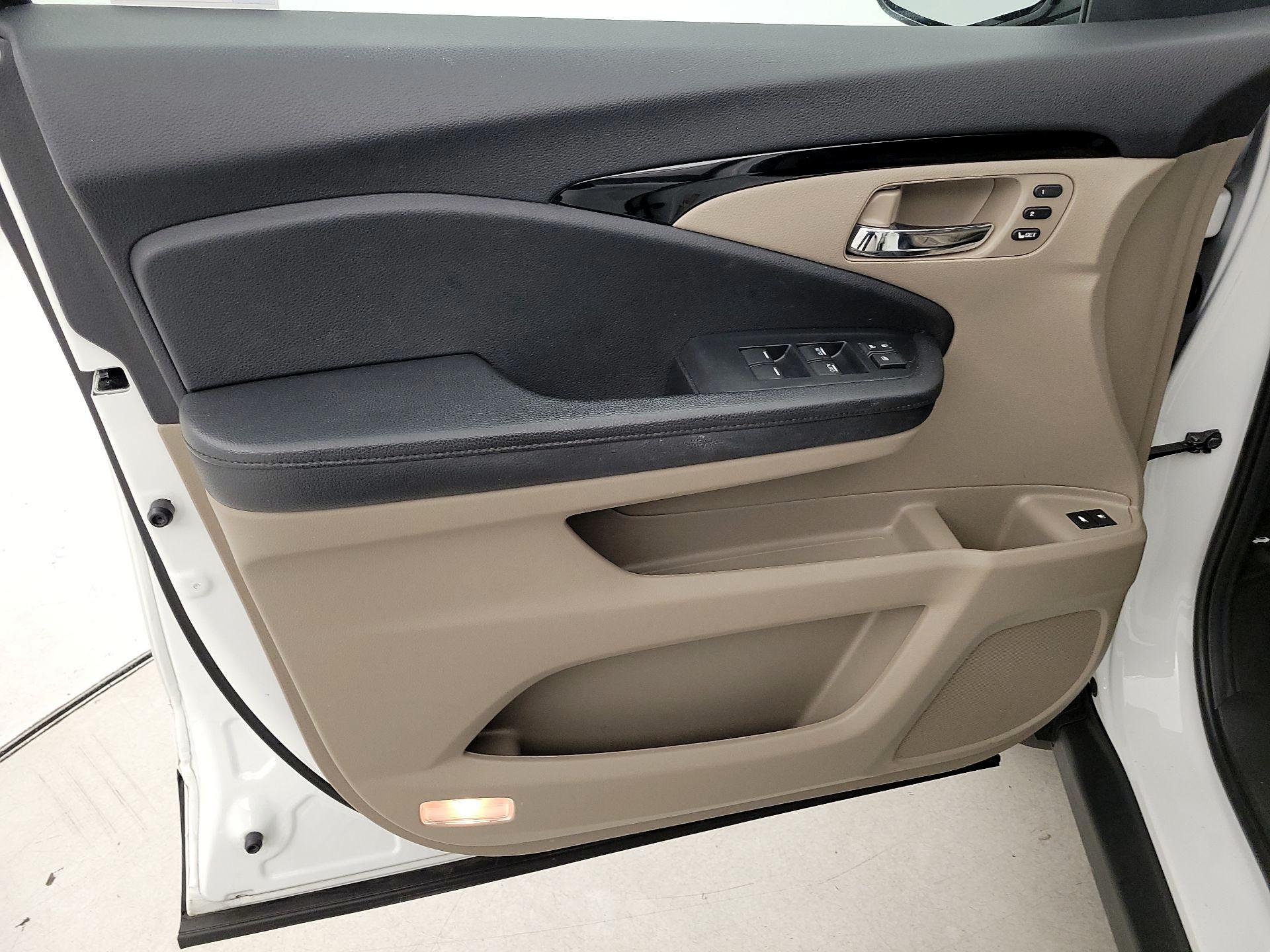 Thumbnail: 2021 Honda Pilot - 12
